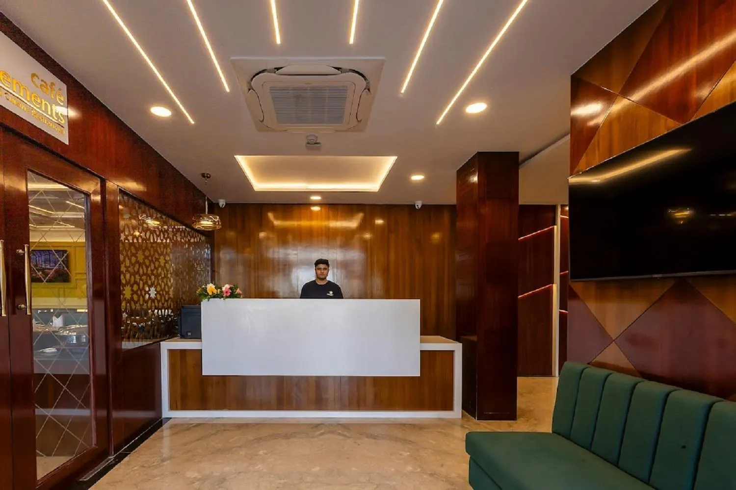 Lobby or reception in Mertiya Residency