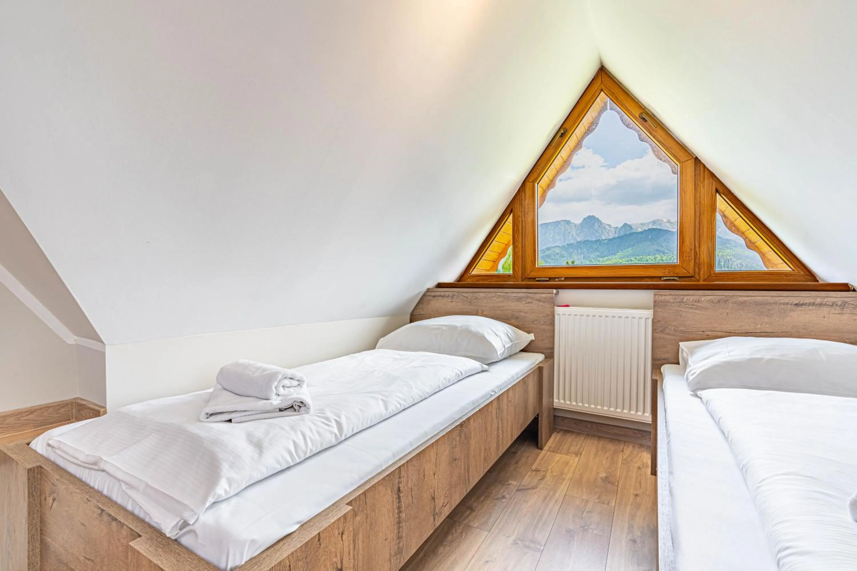 Bed in Willa Serafin-basen, sauny i jacuzzi w Willa Baciarka dodatkowo płatne