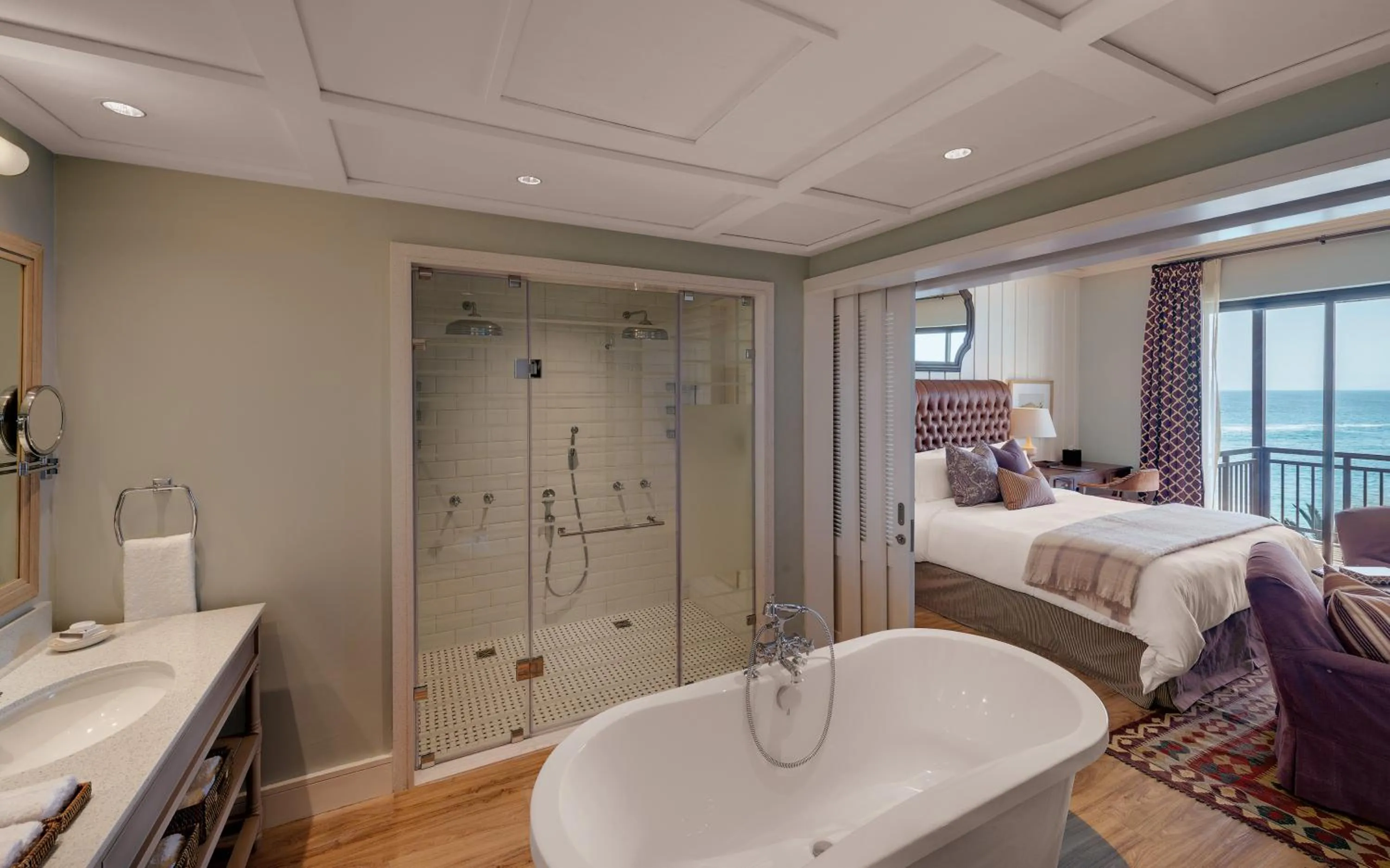 Bathroom, Bed in Strand Hotel Swakopmund