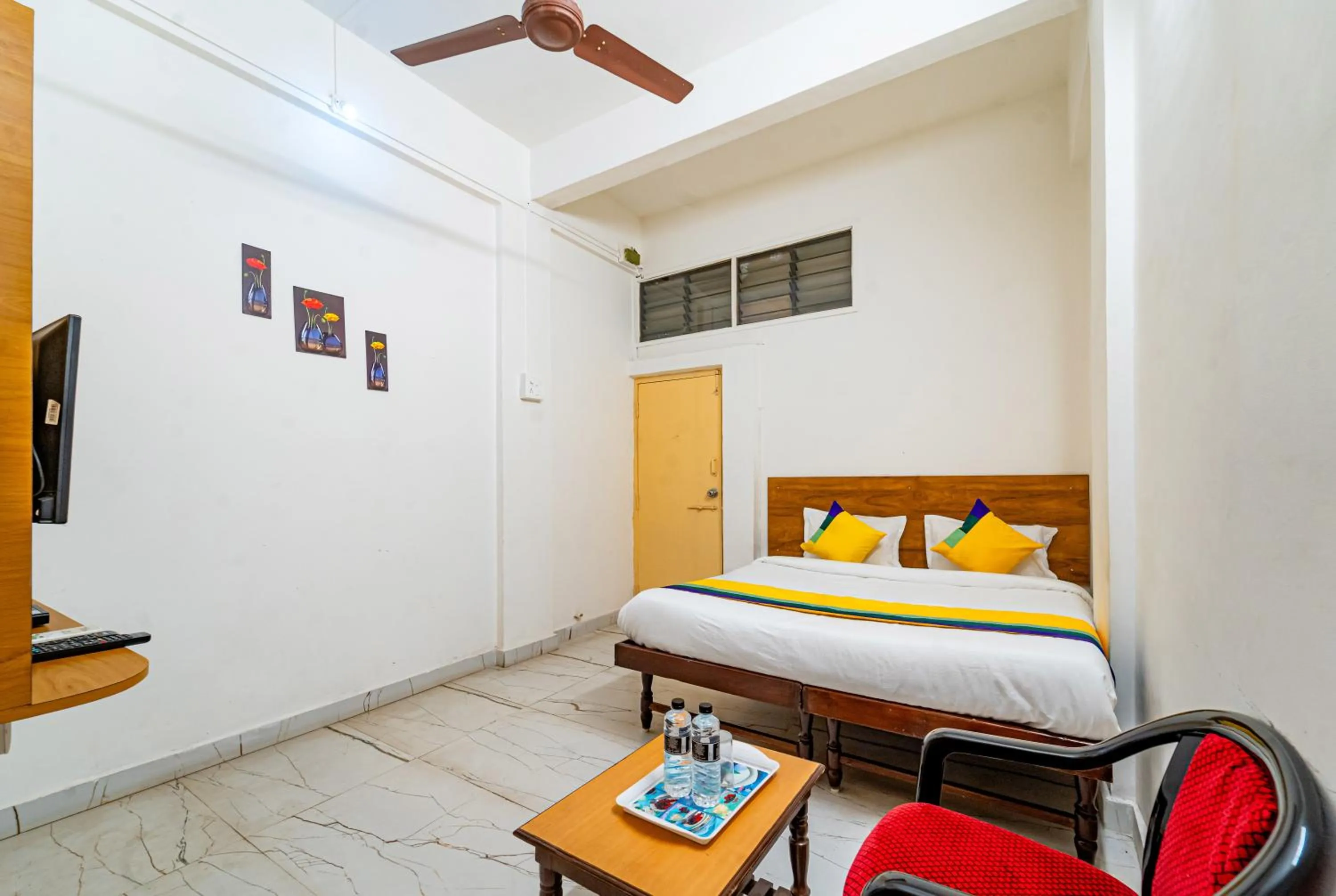 Bedroom, Bed in Itsy Hotels Mansi