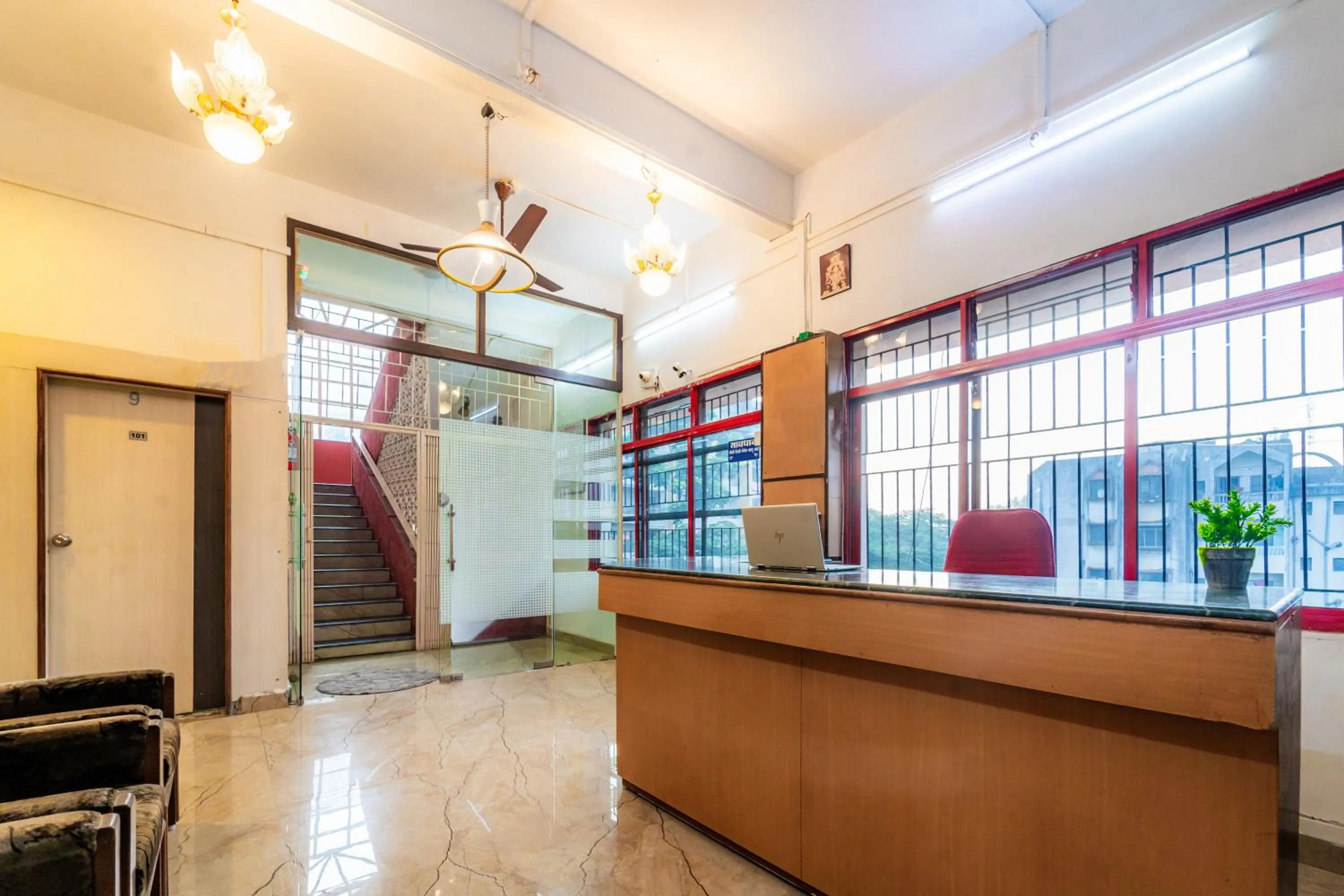 Lobby or reception in Itsy Hotels Mansi