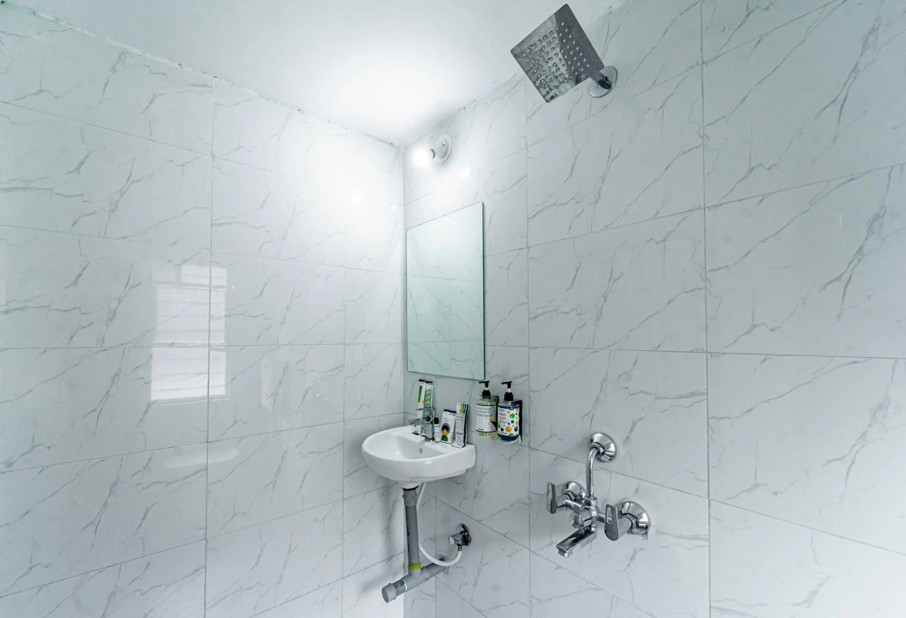 Bathroom in Itsy Hotels Mansi