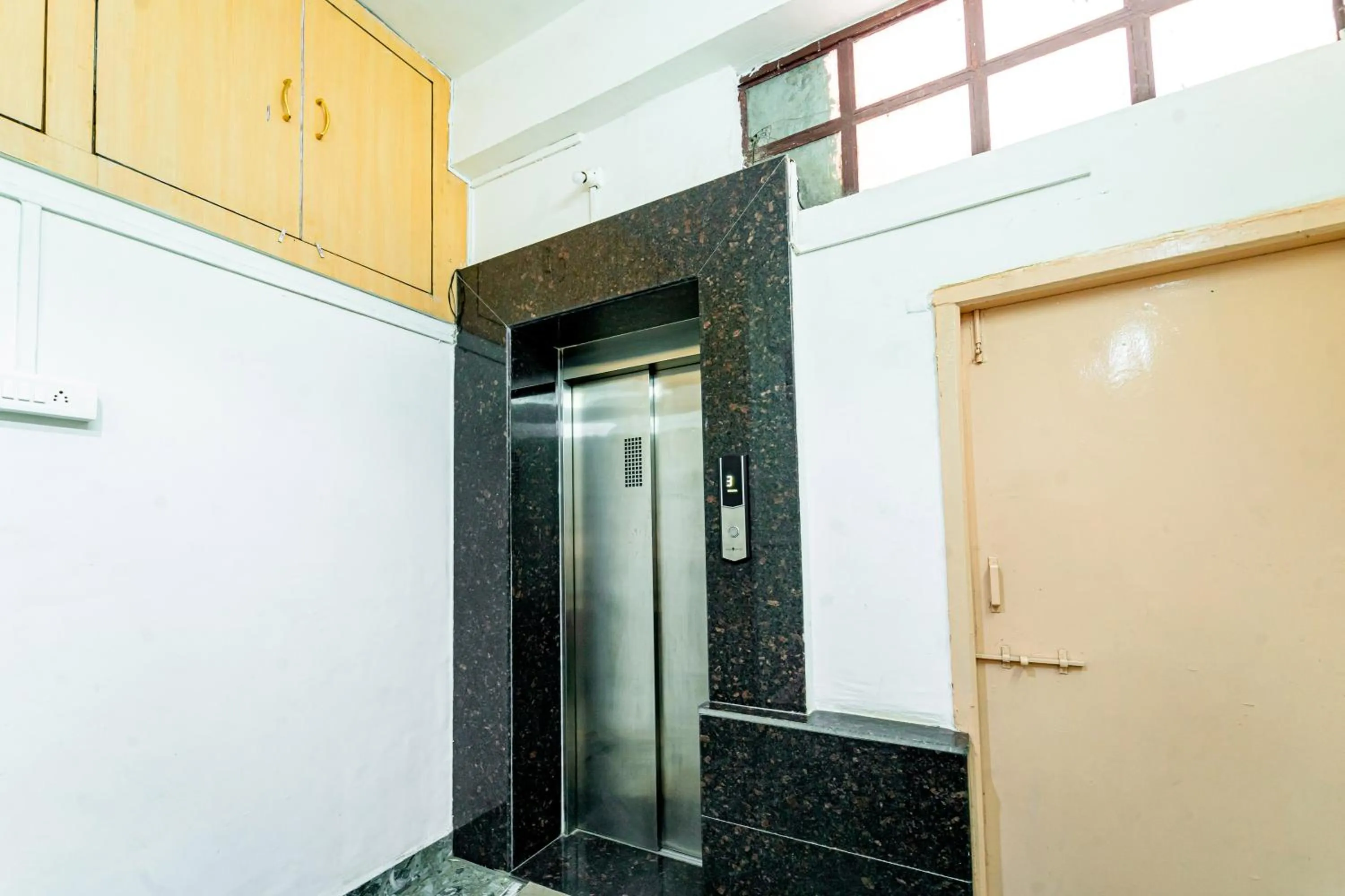 elevator in Itsy Hotels Mansi