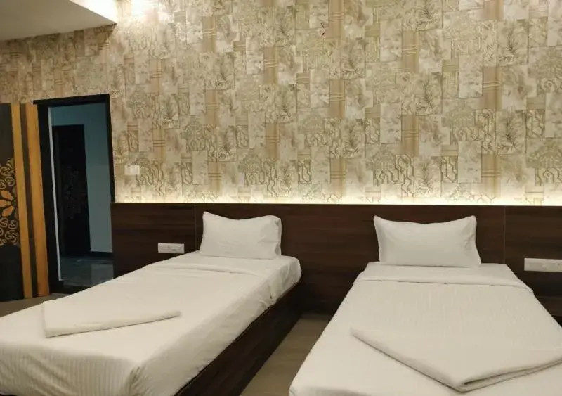 Deluxe Double or Twin Room - single occupancy in Globus Hotel by Silicon Hearth Deluxe Double or Twin Room - single occupancy in Globus Hotel by Silicon Hearth