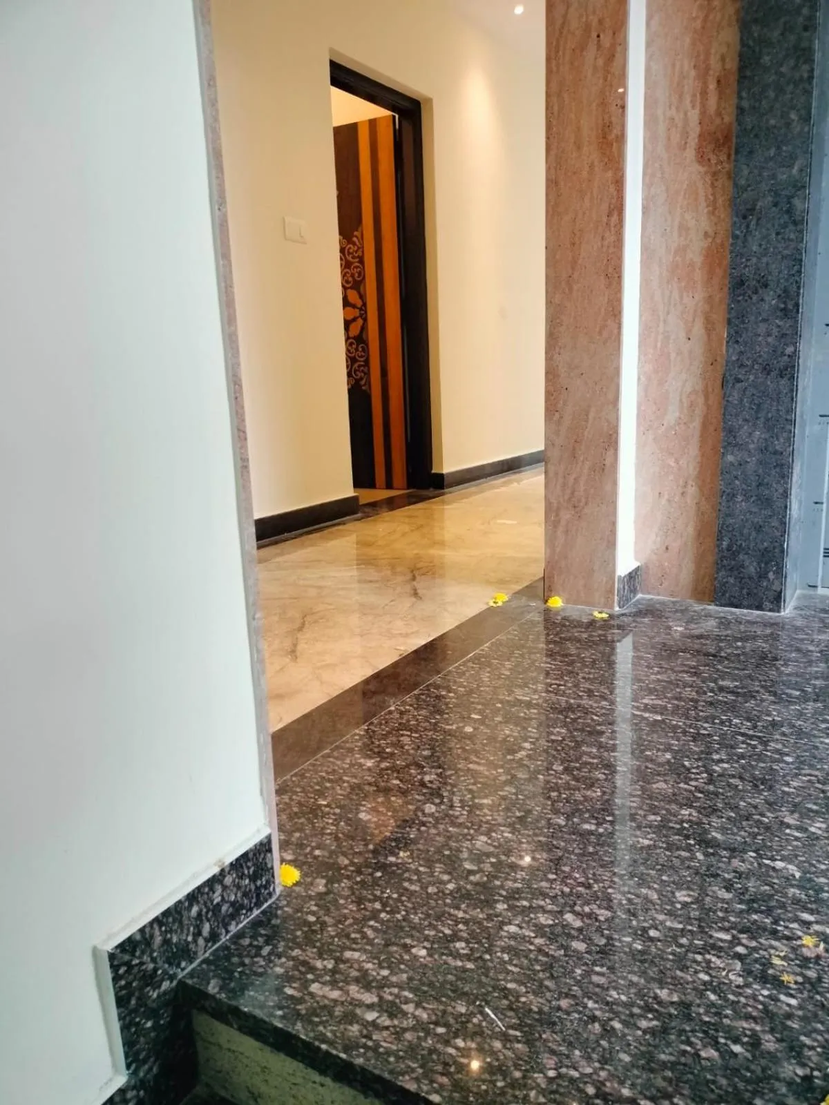 Living room in Globus Hotel by Silicon Hearth