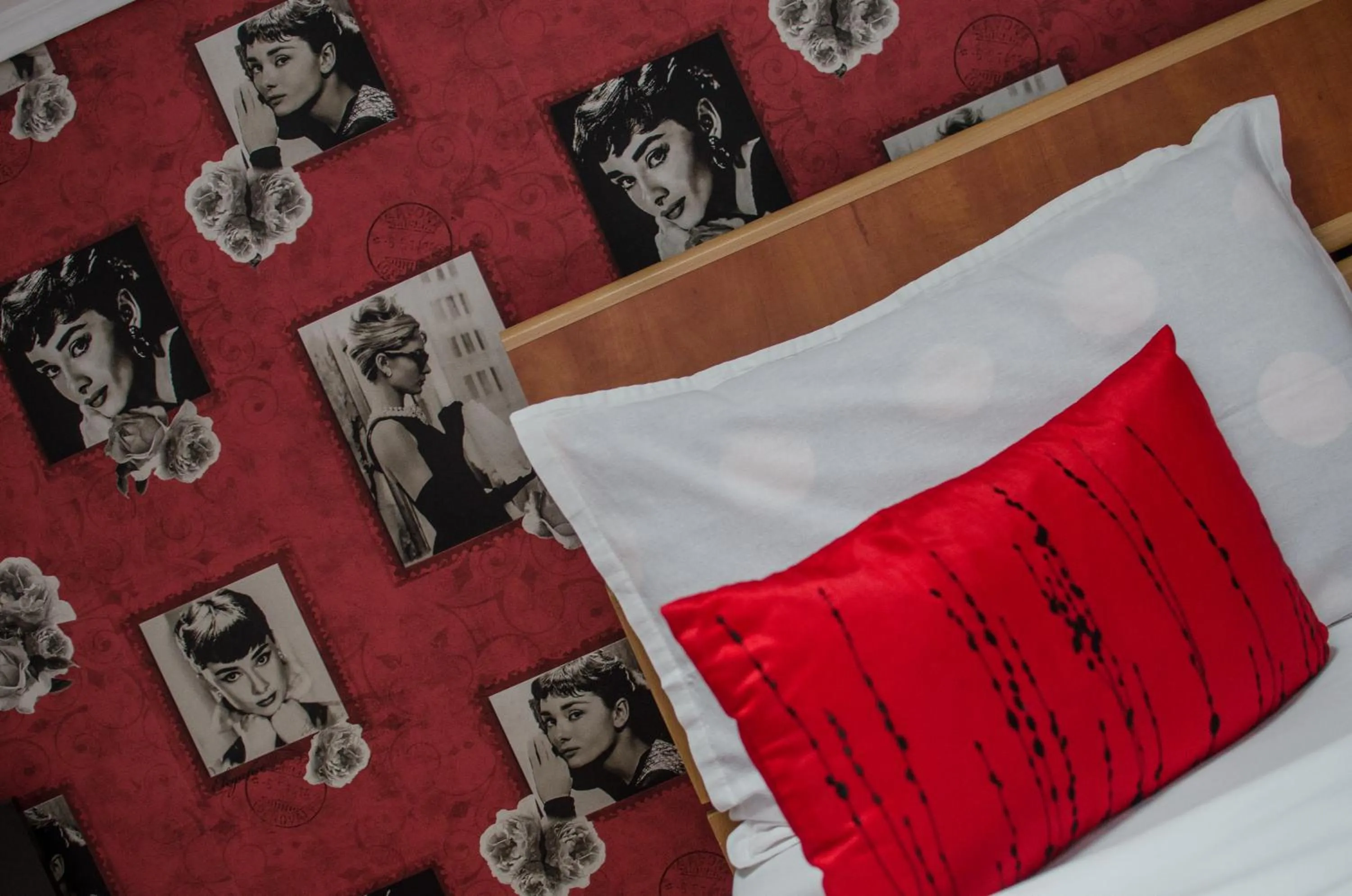 Decorative detail, Bed in City Lux Villa