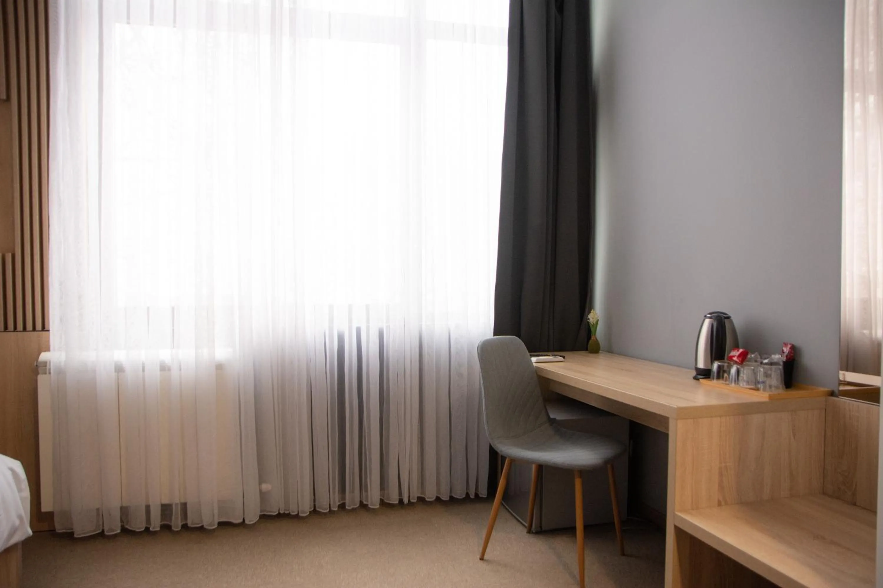 Bathroom, Bed in Olivia Rooms