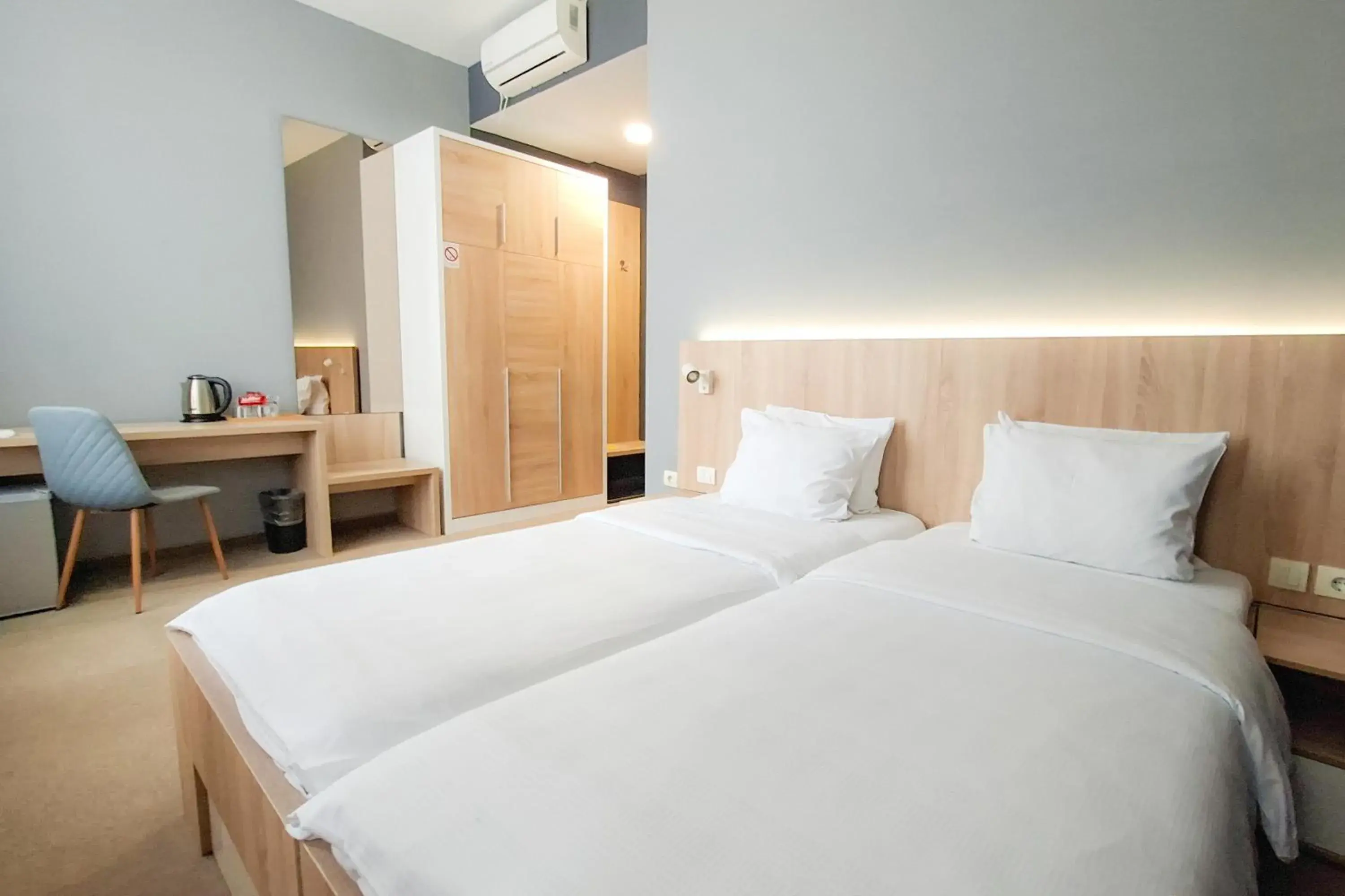 Superior Twin Room in Olivia Rooms Superior Twin Room in Olivia Rooms