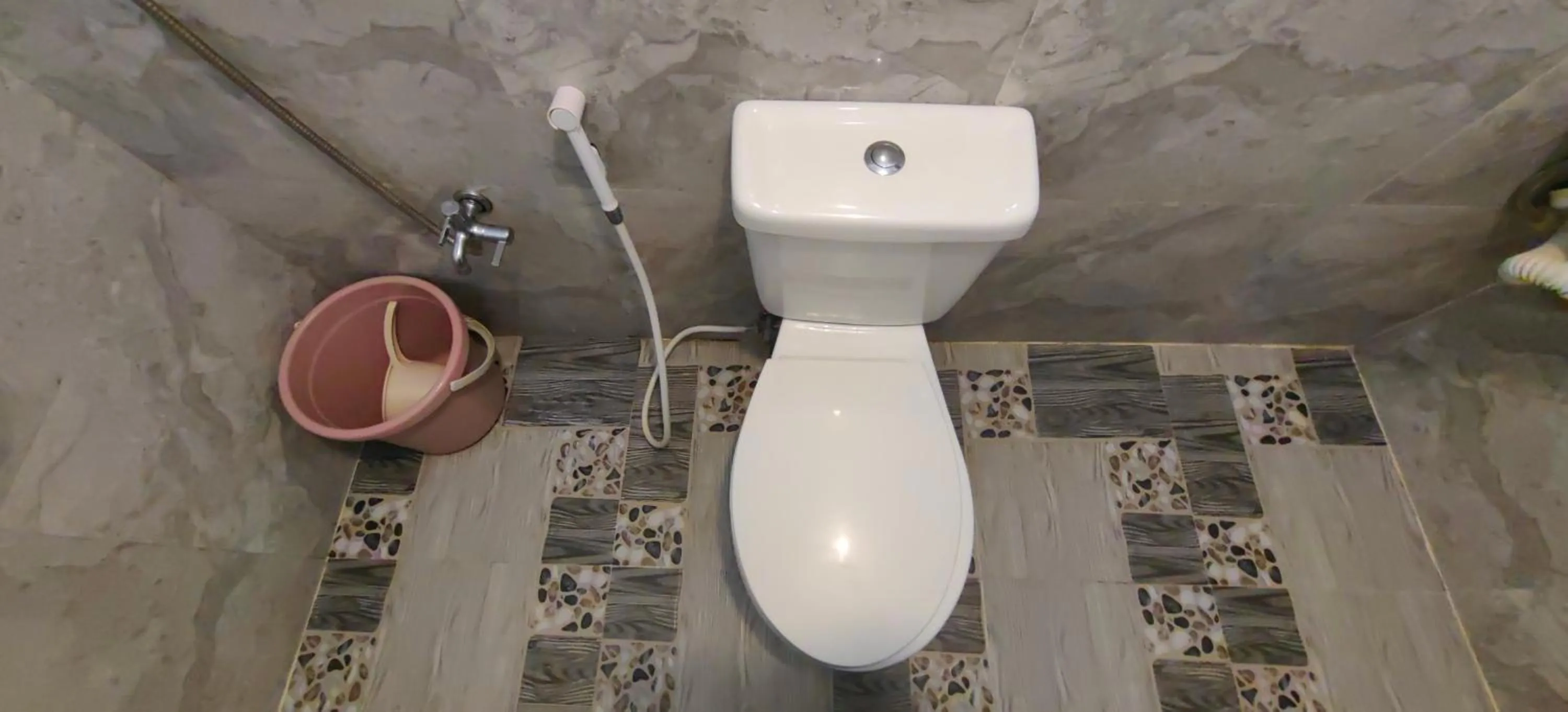 Shower in Eashanti's Place