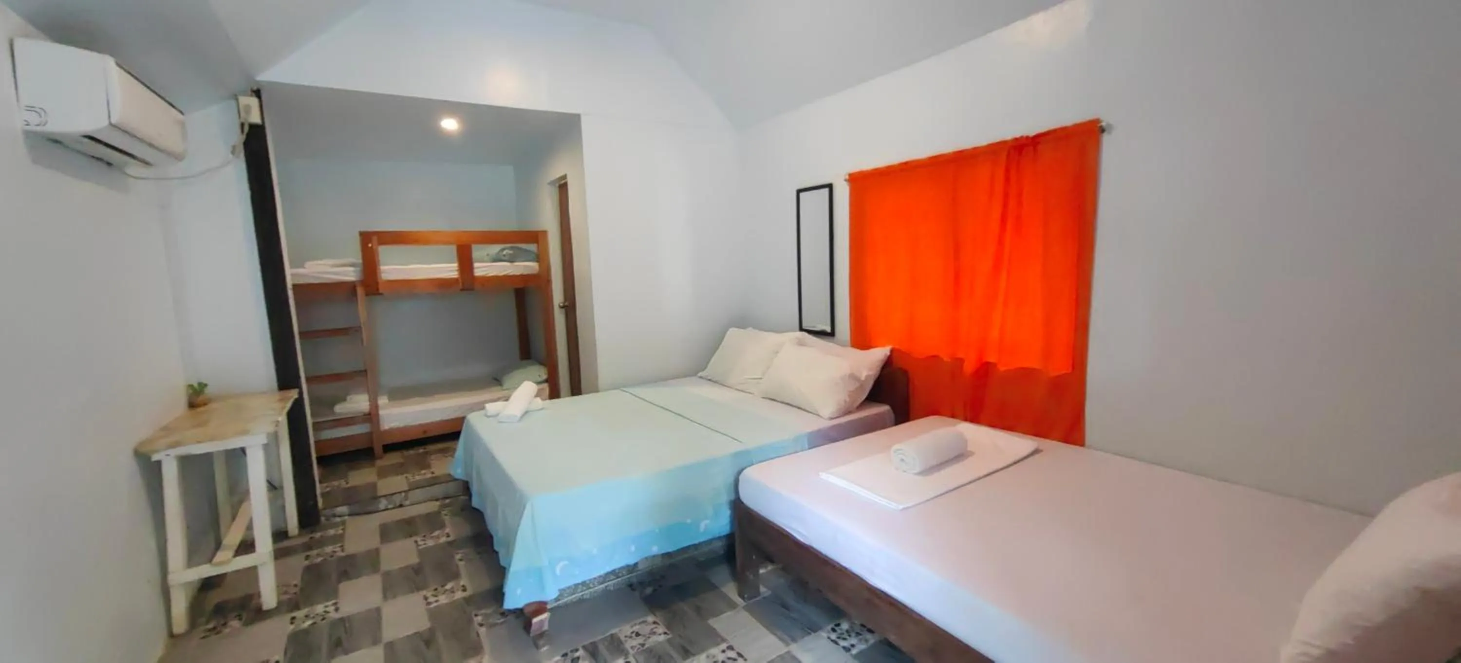 Photo of the whole room, Bed in Eashanti's Place