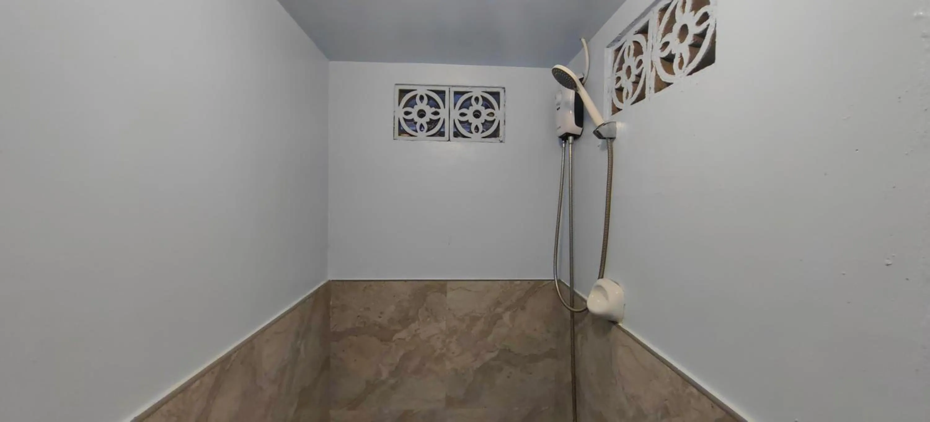 Bathroom in Eashanti's Place