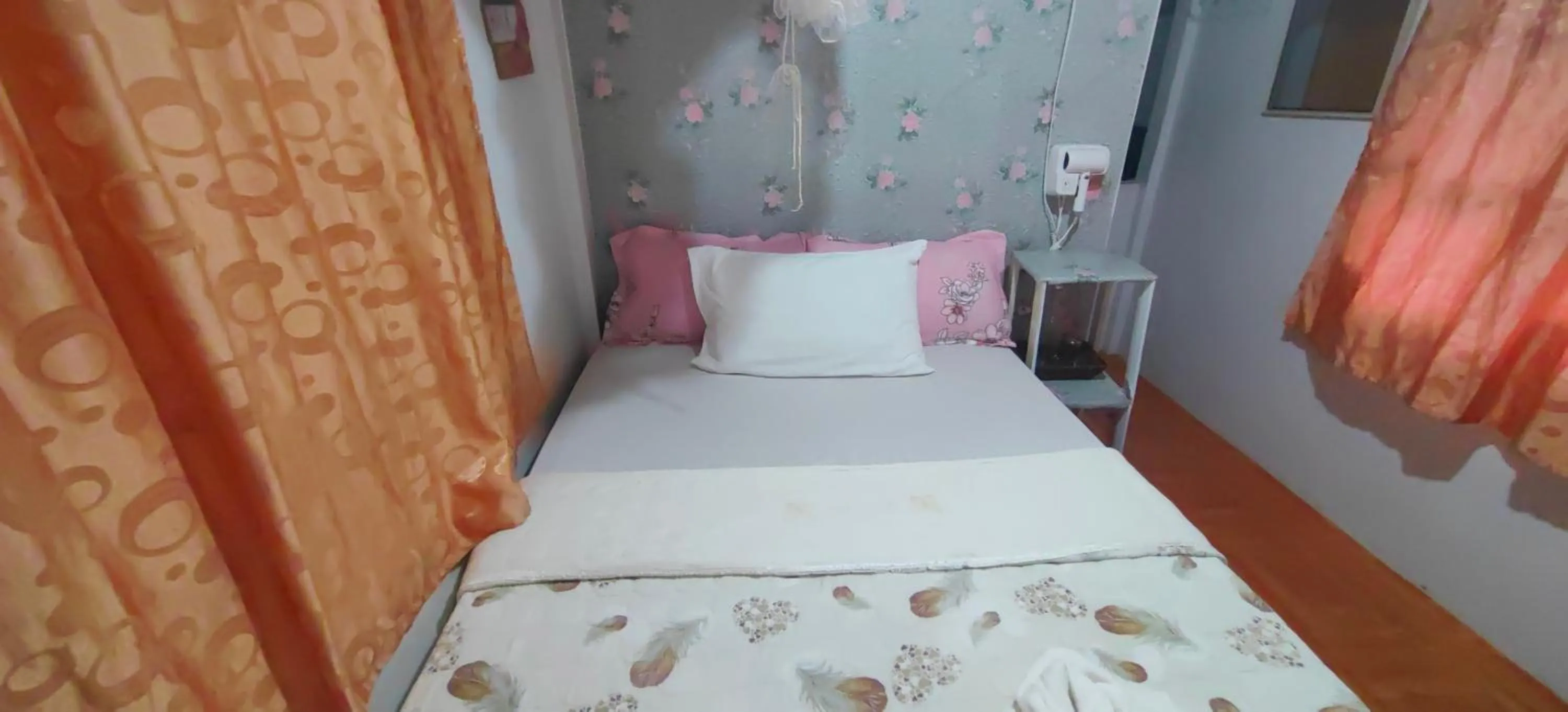 Bedroom, Bed in Eashanti's Place