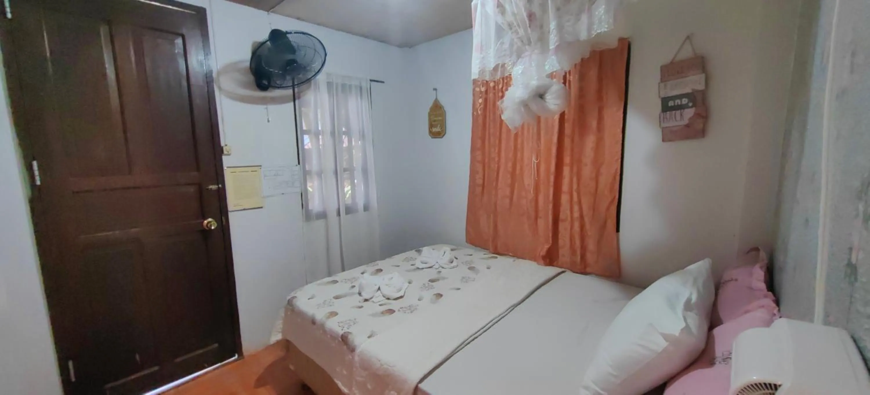 Photo of the whole room, Bed in Eashanti's Place