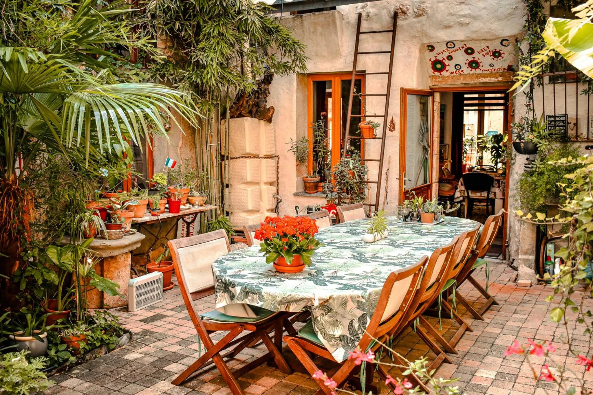 Property building in Les deux arches