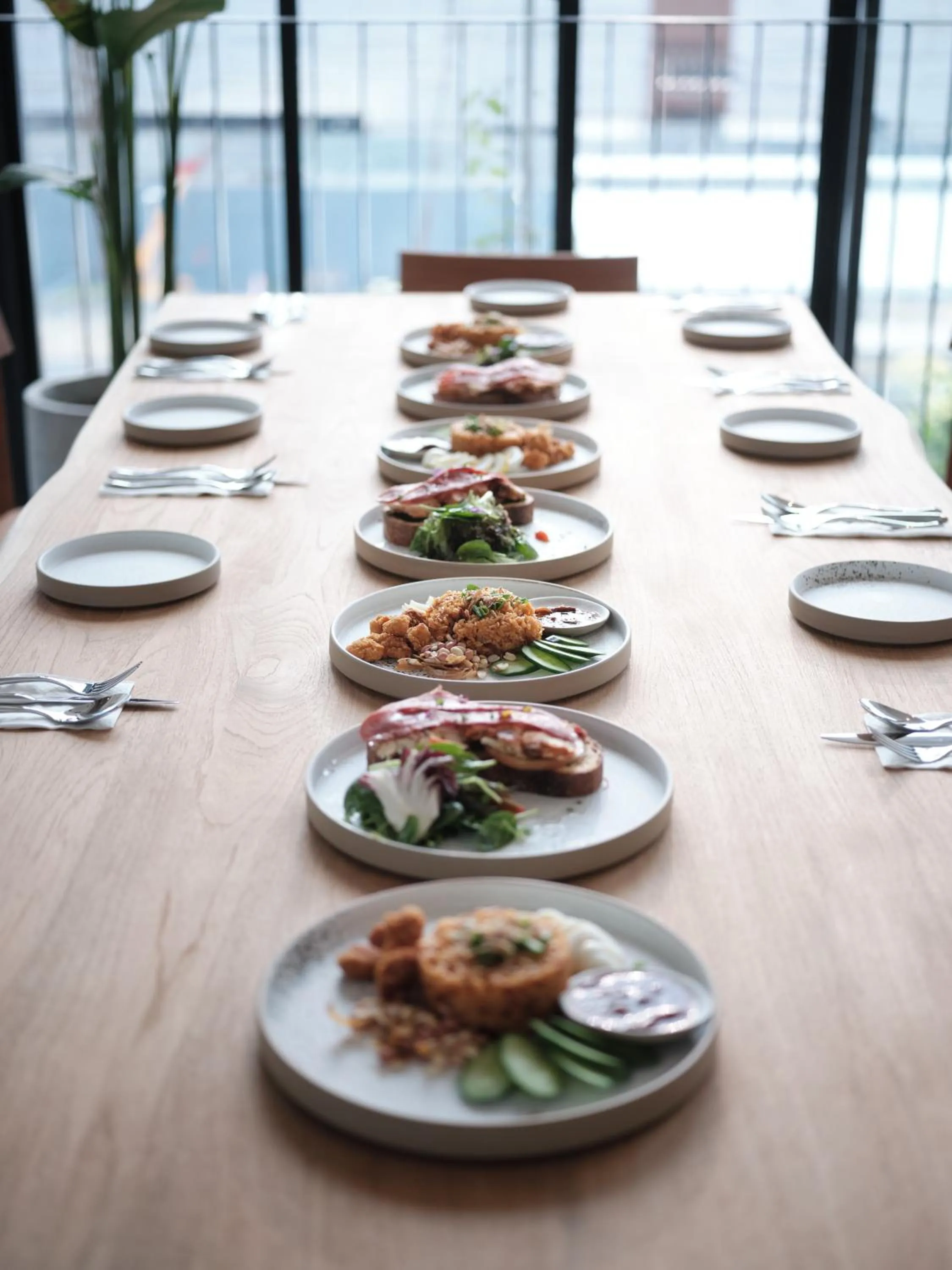 Restaurant/places to eat in Lloyd's Inn Kuala Lumpur