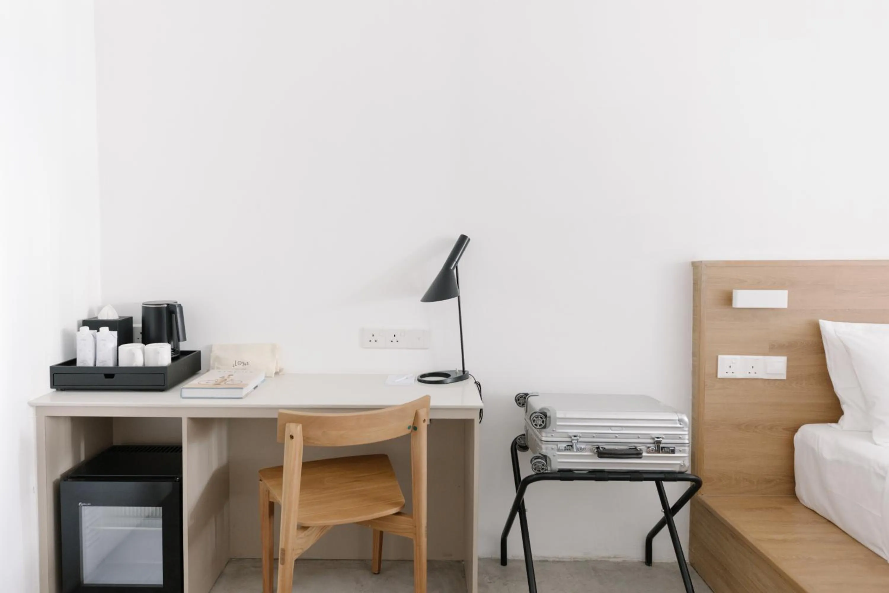 hair dresser, Bed in Lloyd's Inn Kuala Lumpur