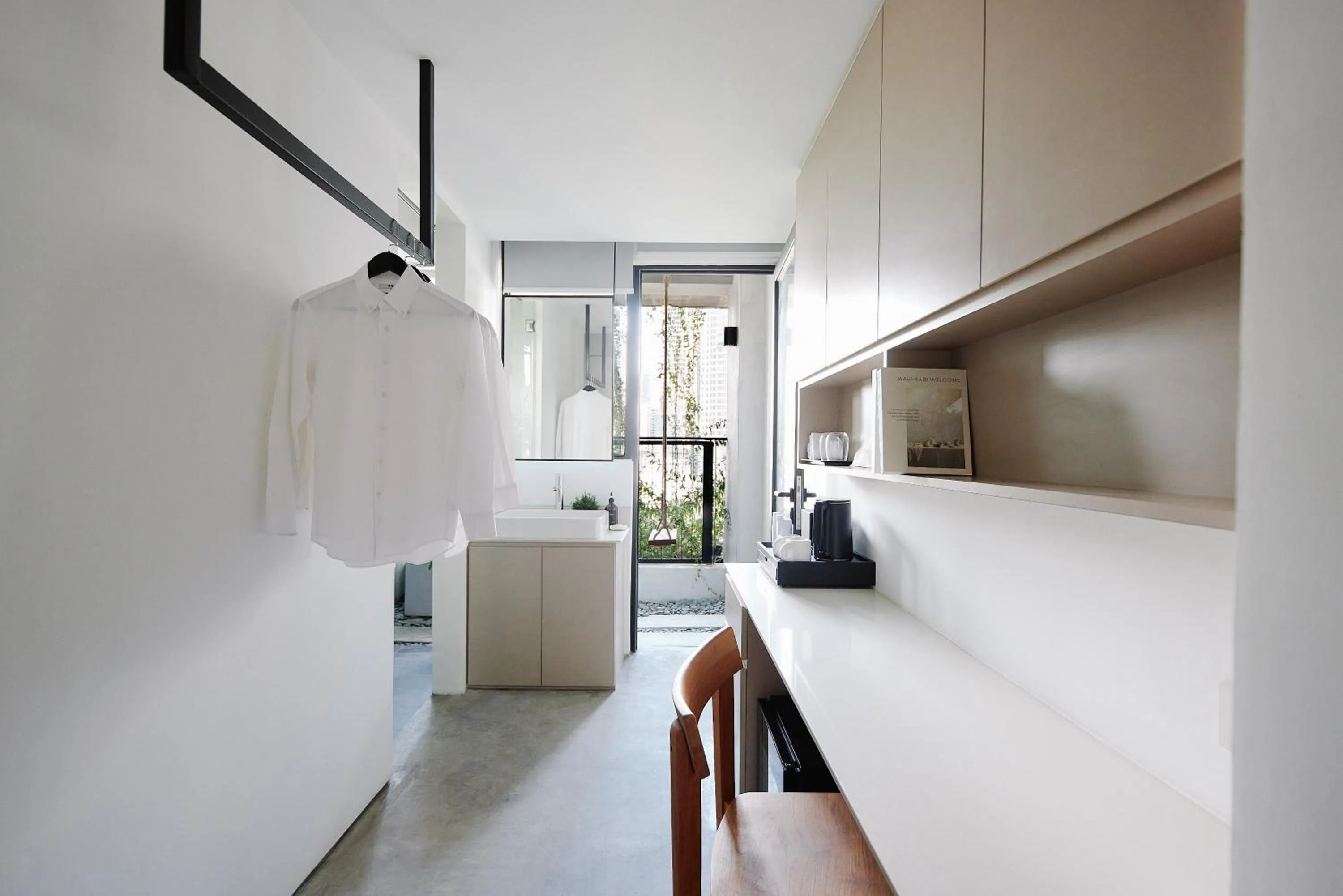 Seating area, Bed in Lloyd's Inn Kuala Lumpur