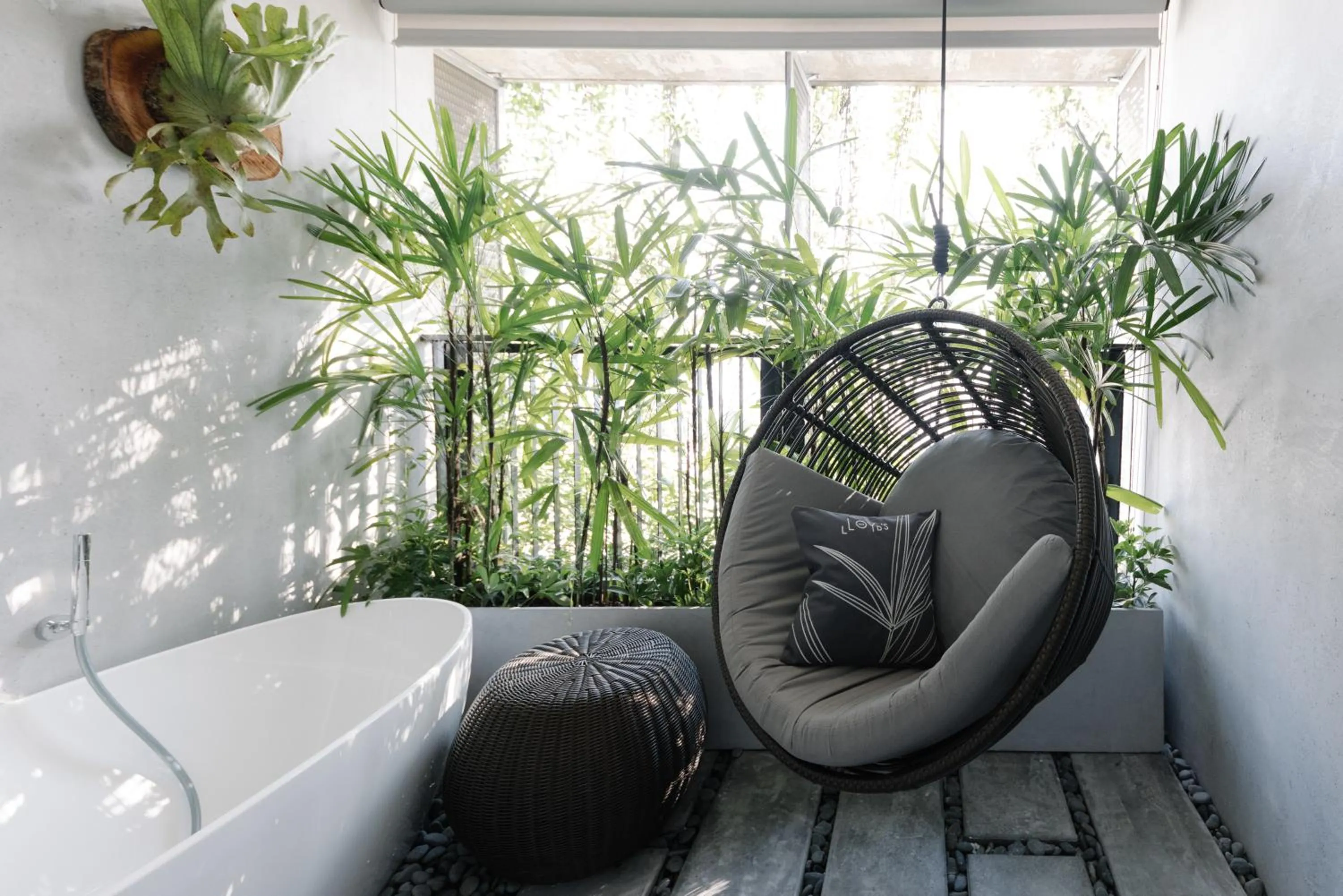 Seating area in Lloyd's Inn Kuala Lumpur