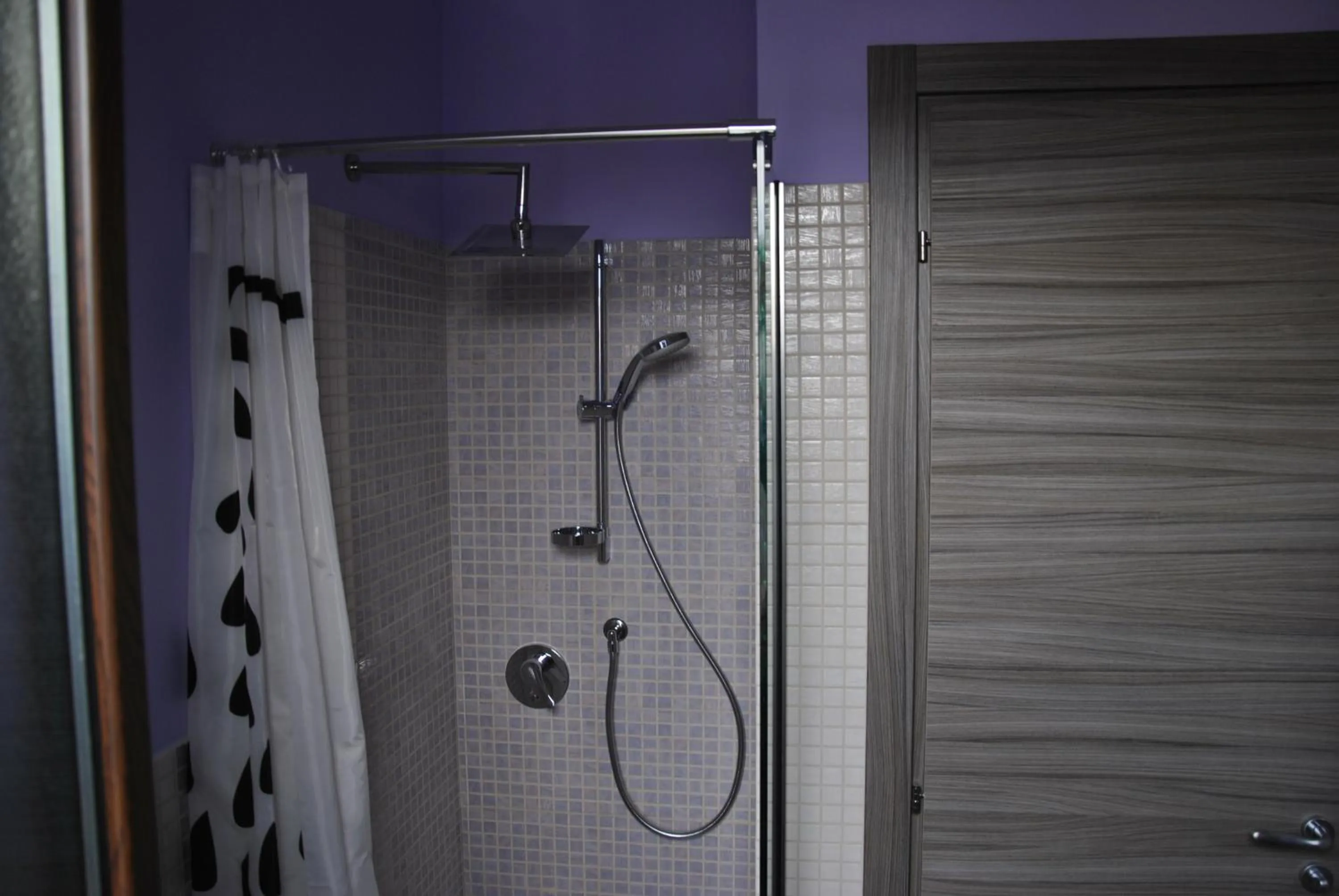 Shower in Casa Natia