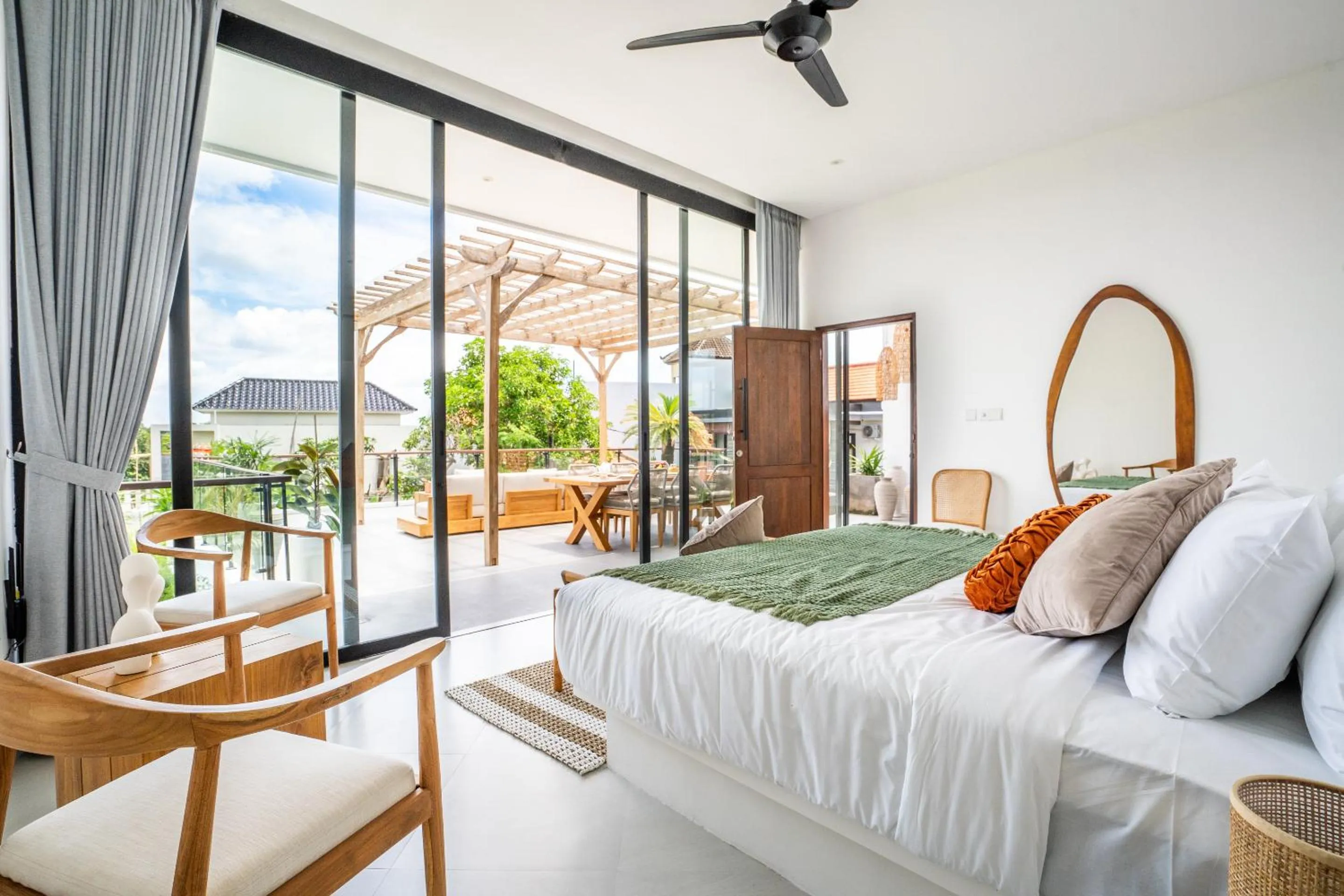 Bed in Villa Ozkar - Elegant 3-Bedroom Villa with Pool & Sunset Terrace