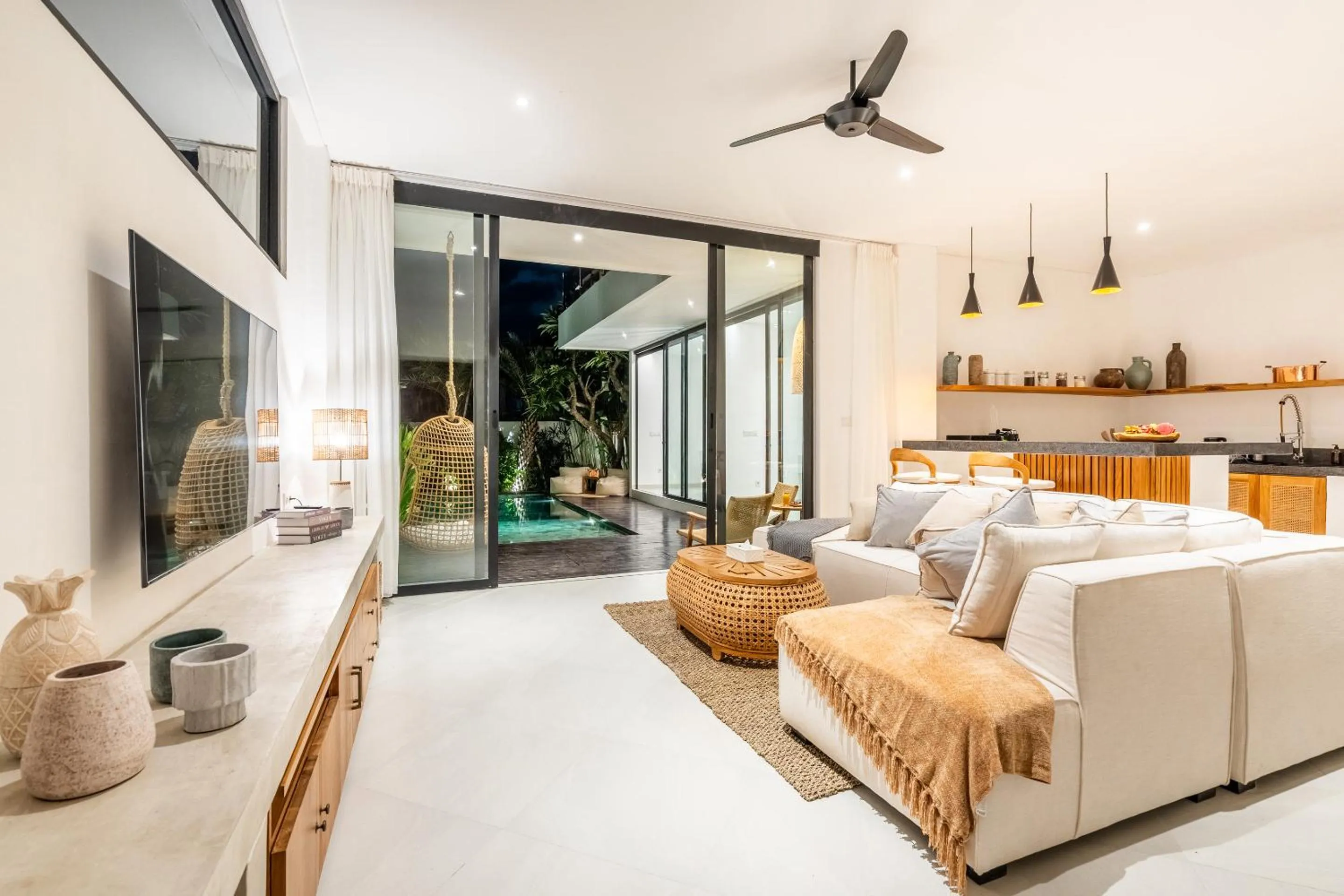 Night in Villa Ozkar - Elegant 3-Bedroom Villa with Pool & Sunset Terrace