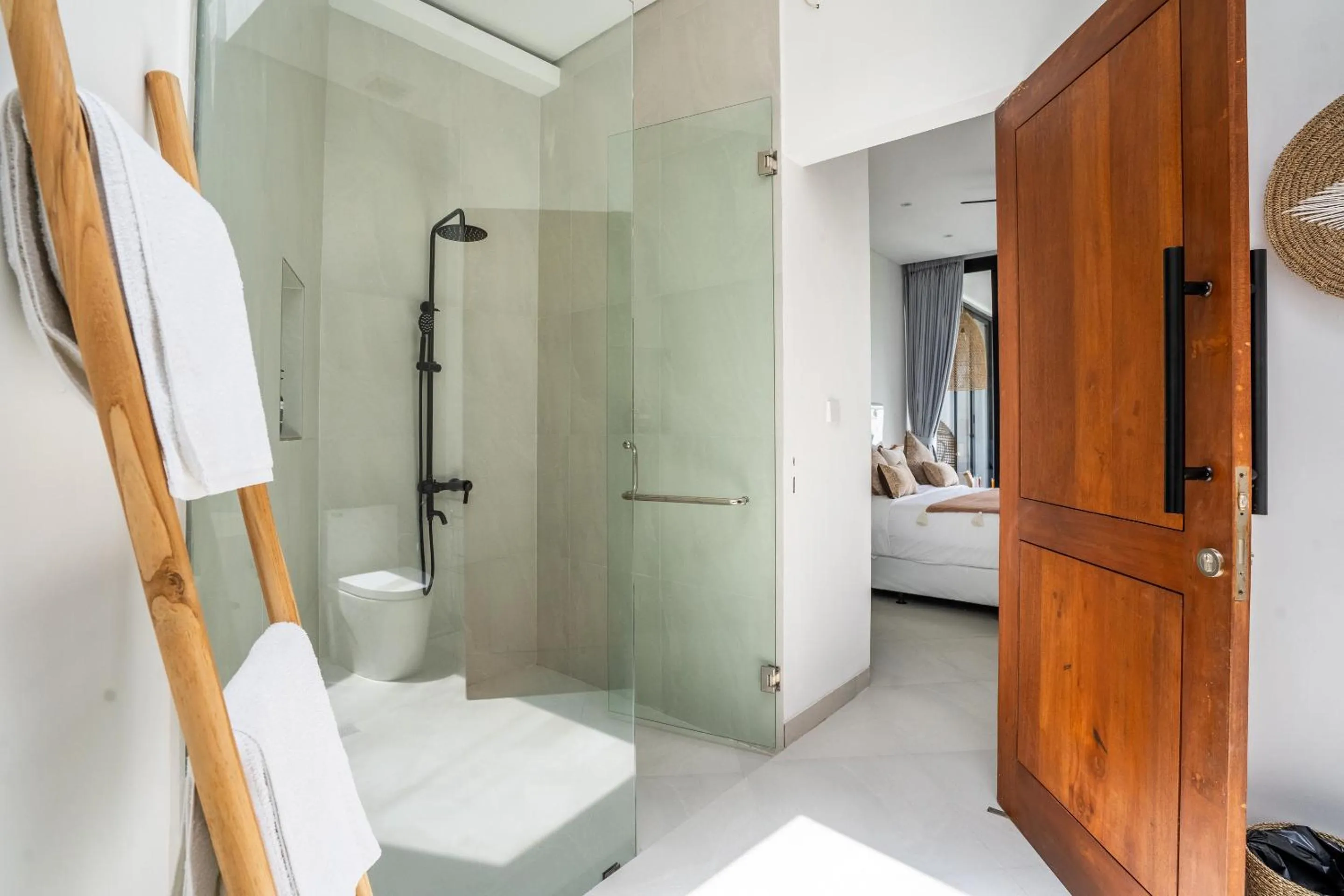 Shower, Bed in Villa Ozkar - Elegant 3-Bedroom Villa with Pool & Sunset Terrace