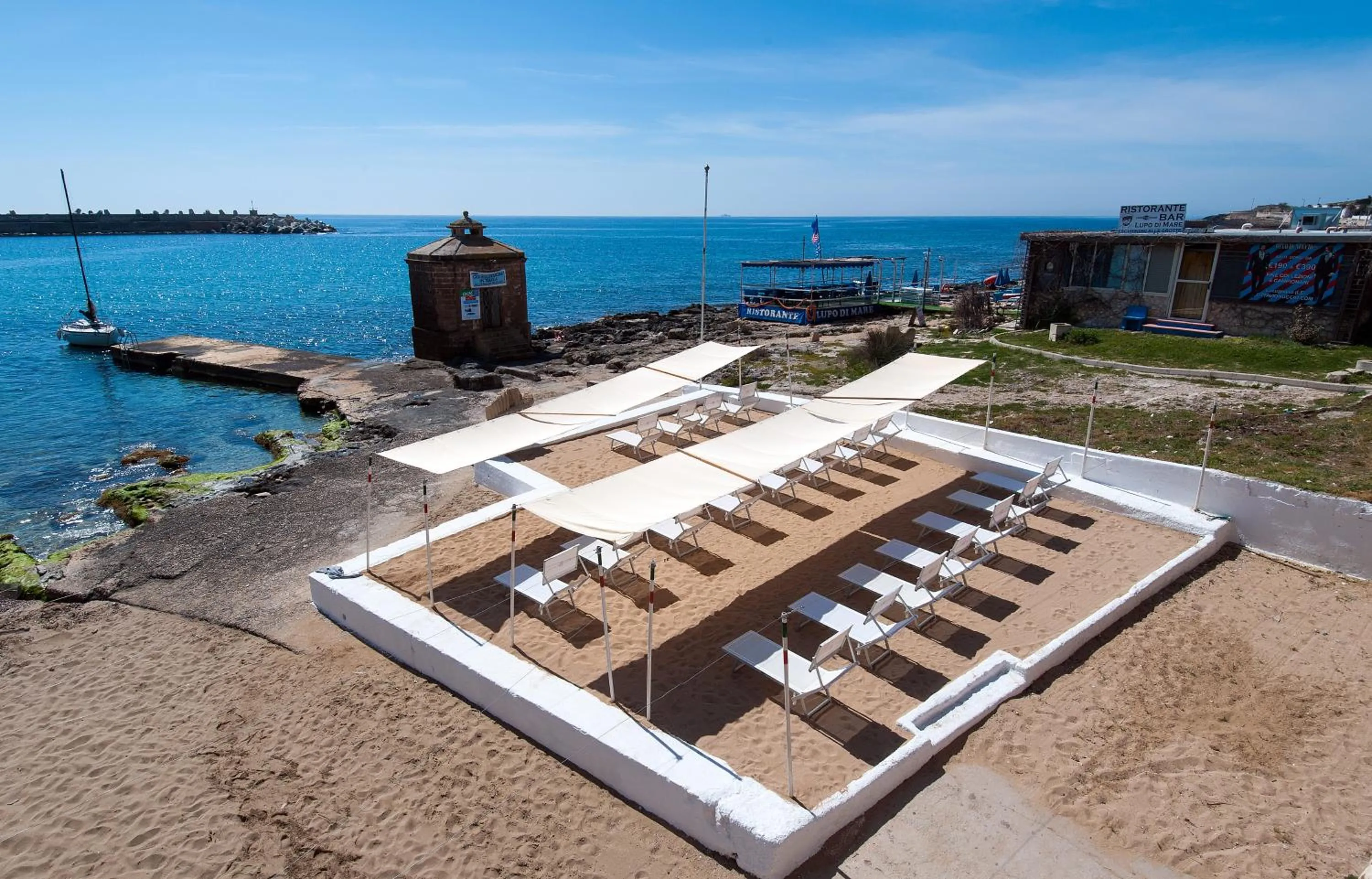 Beach in HOTIDAY Leuca Lungomare