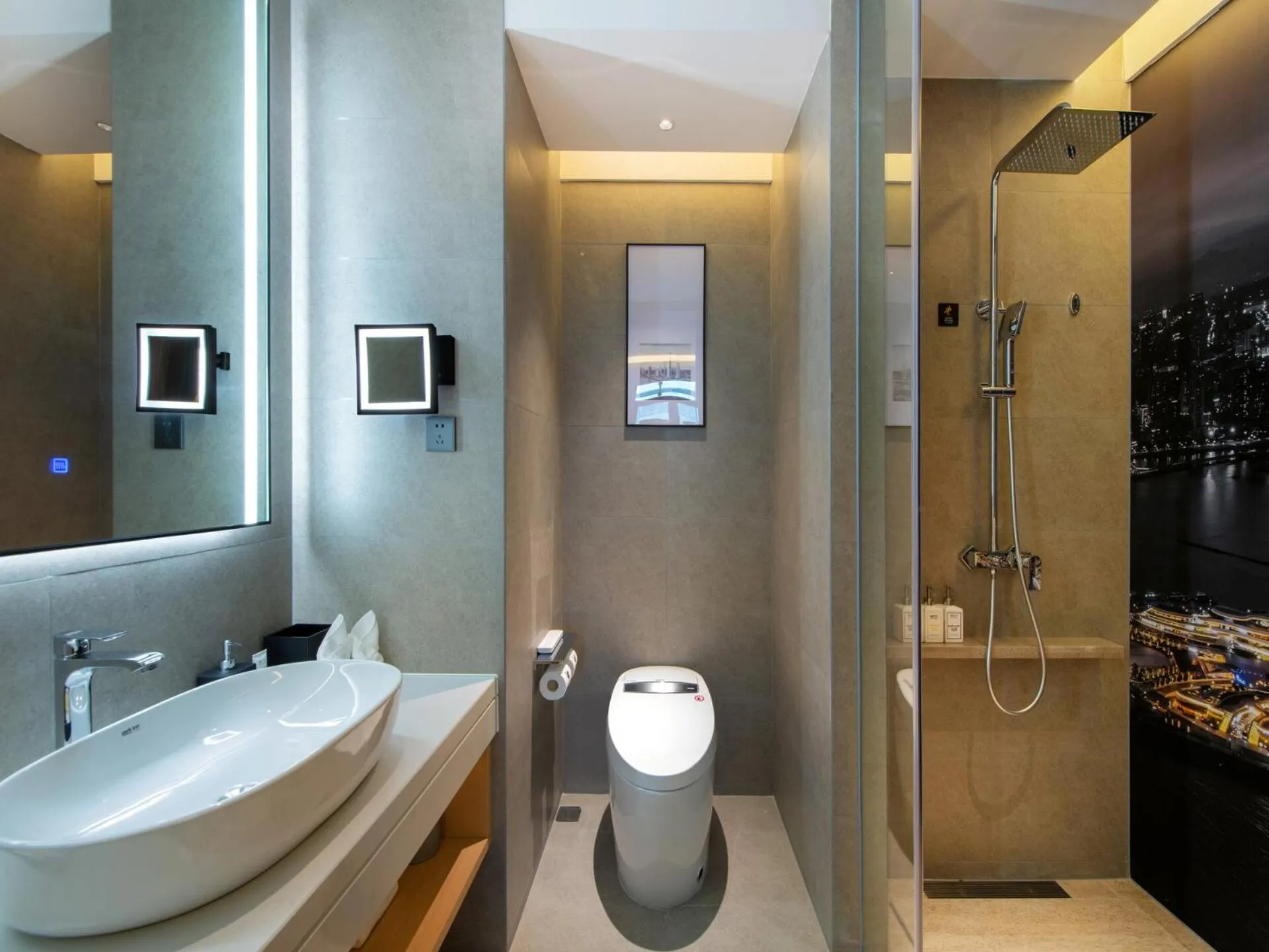 Bathroom in Park Inn by Radisson Zhuhai Gaolan Port