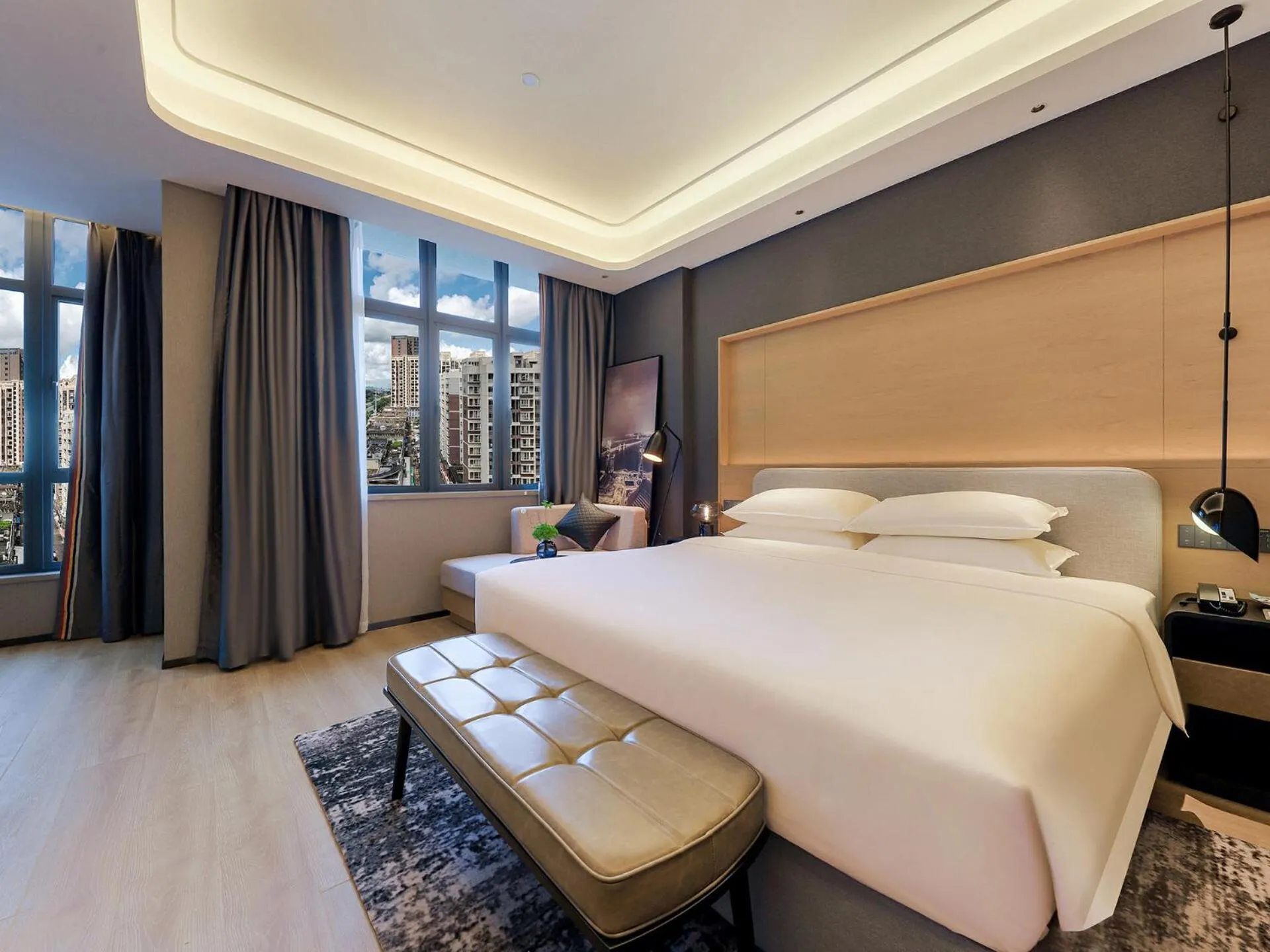 Photo of the whole room, Bed in Park Inn by Radisson Zhuhai Gaolan Port