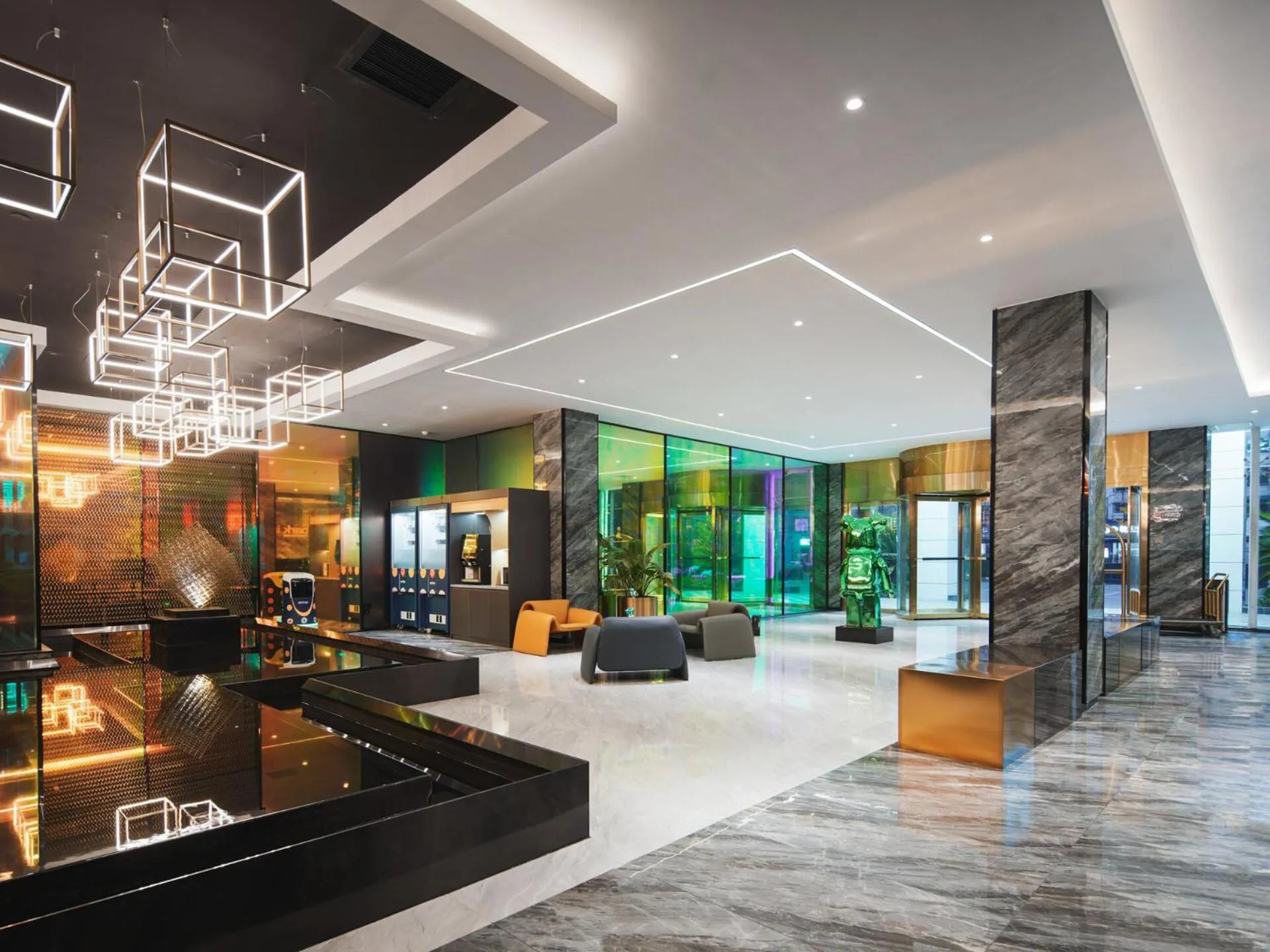 Park Inn by Radisson Hanzhong Central Square & High speed rail station