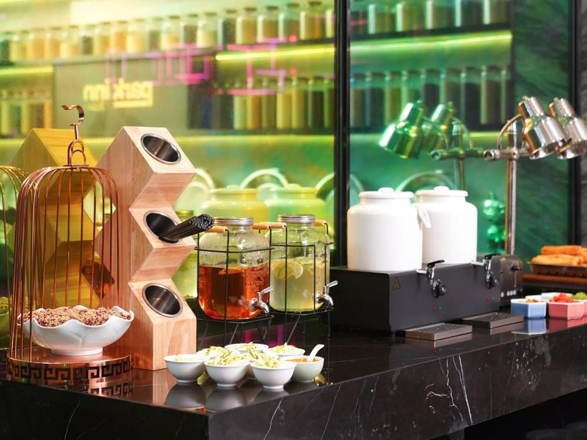 Park Inn by Radisson Hanzhong Central Square & High speed rail station