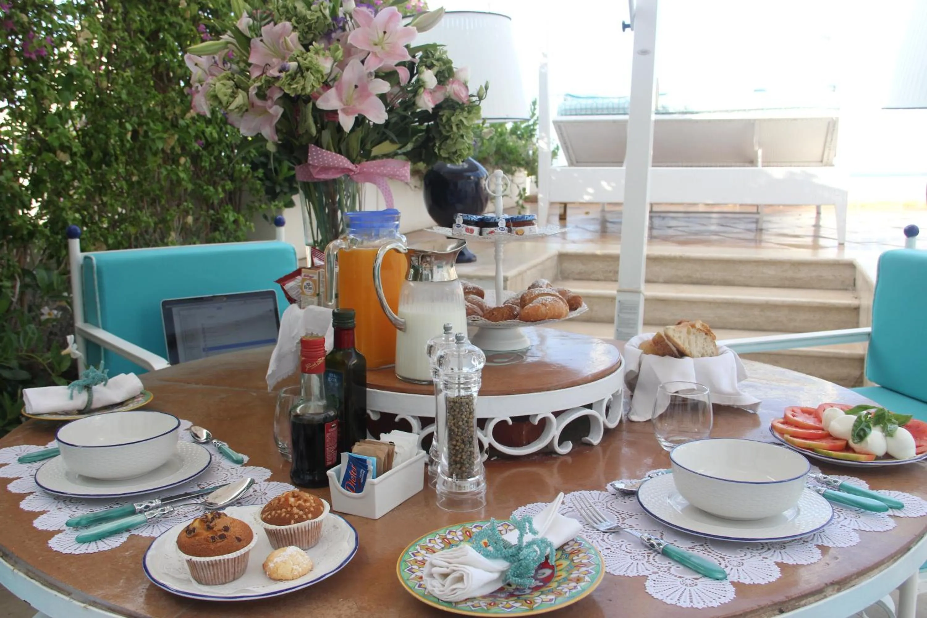 Breakfast in Villa Boheme Exclusive Luxury Suites
