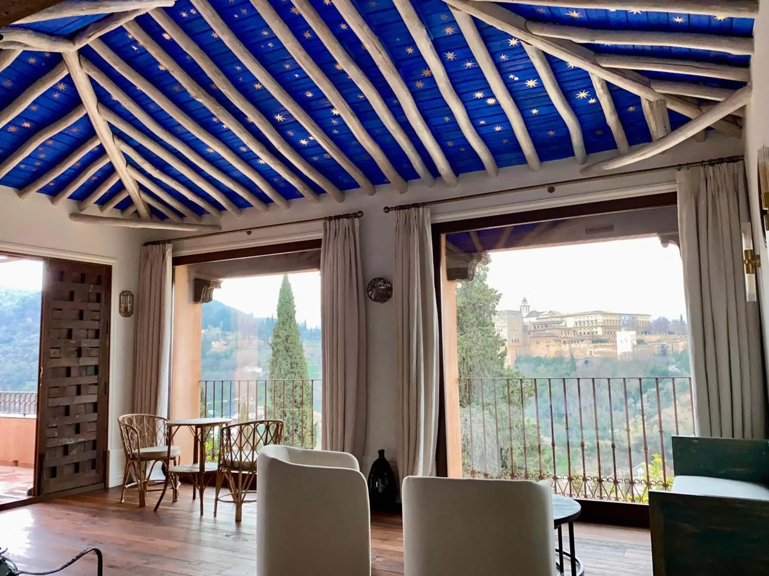 Deluxe Double Room with Bath in La Casa JuanRanas Deluxe Double Room with Bath in La Casa JuanRanas