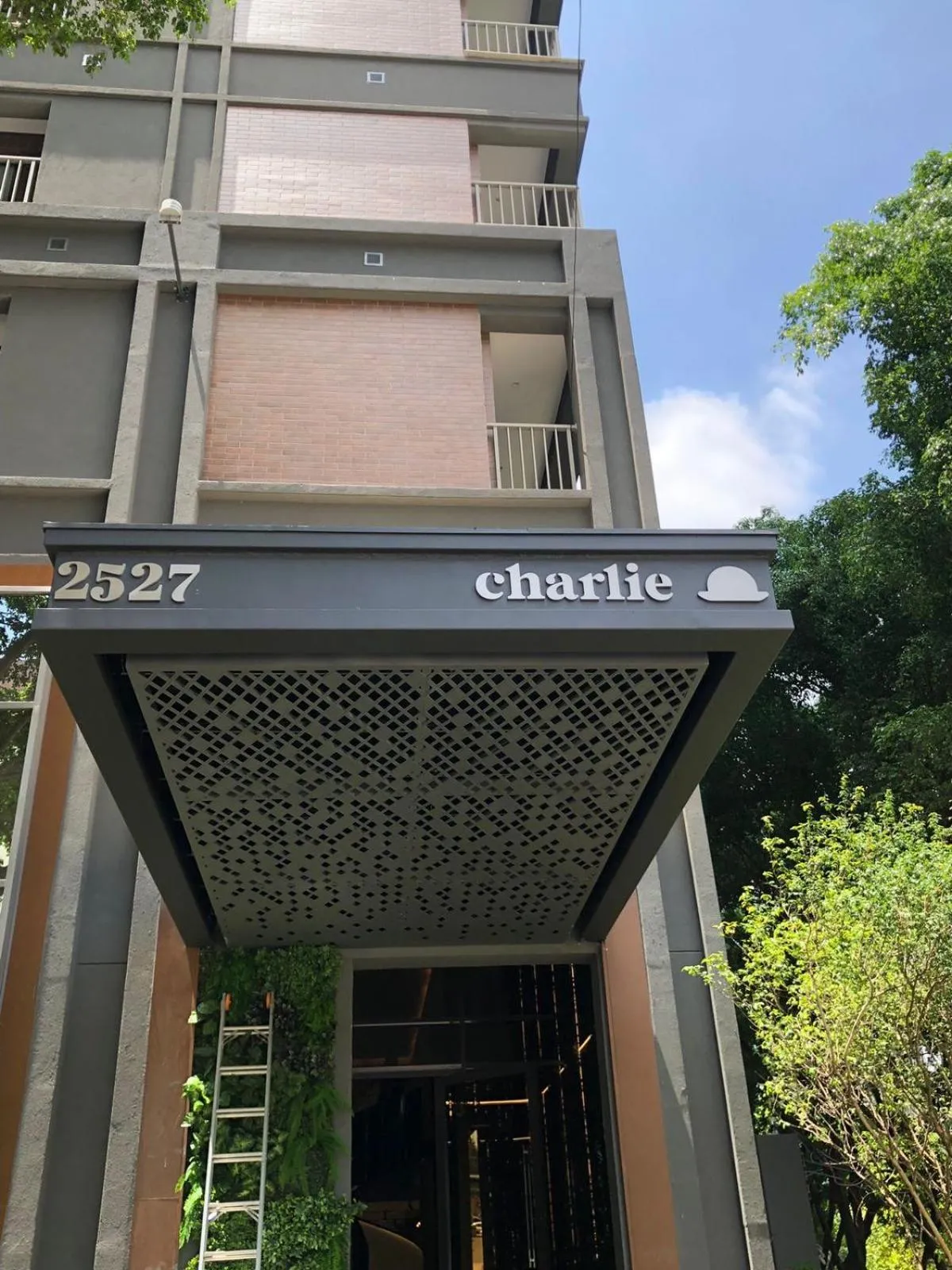 Property building in Iconyc House of Charlie