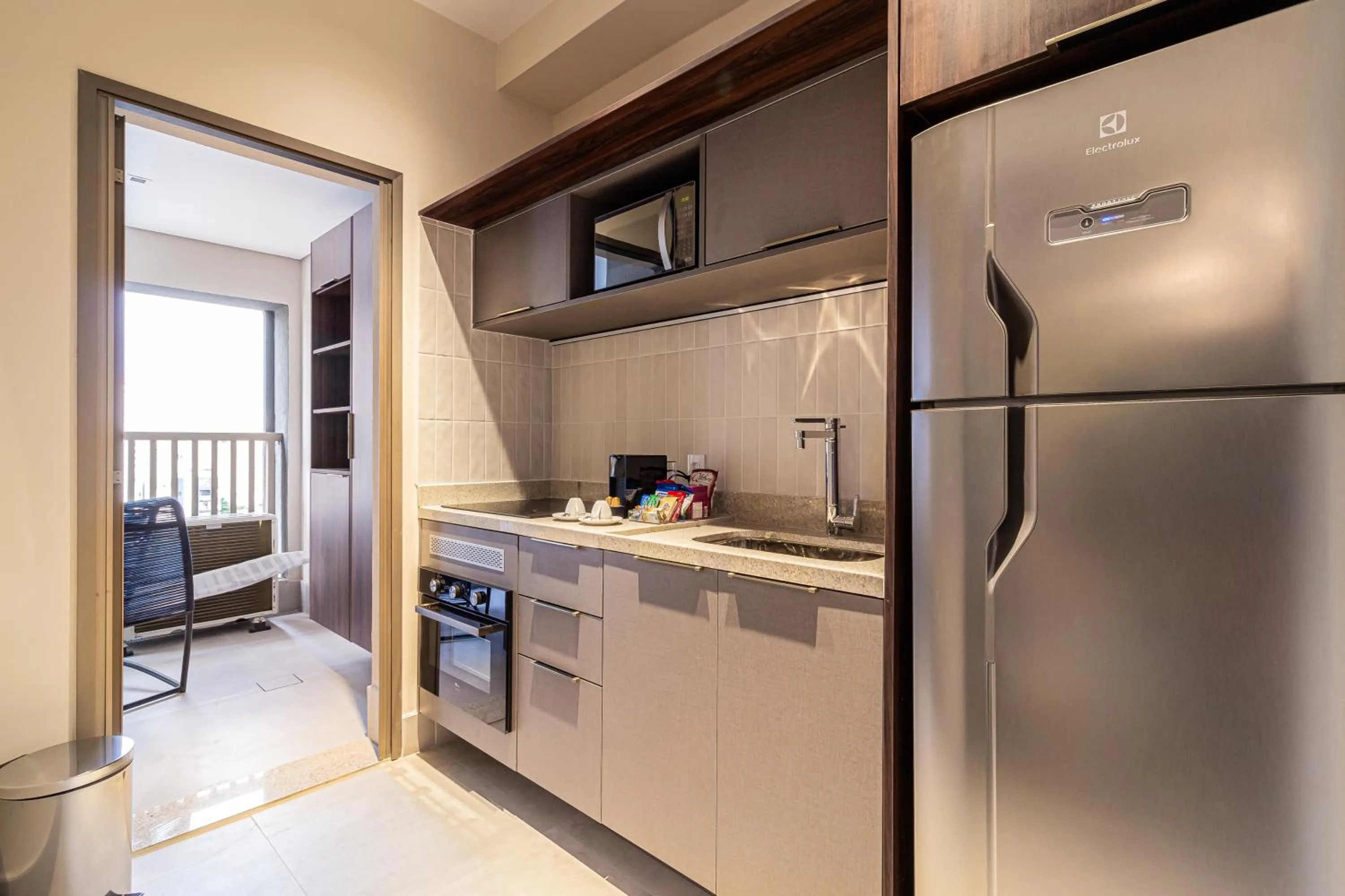 Coffee/tea facilities in Iconyc House of Charlie