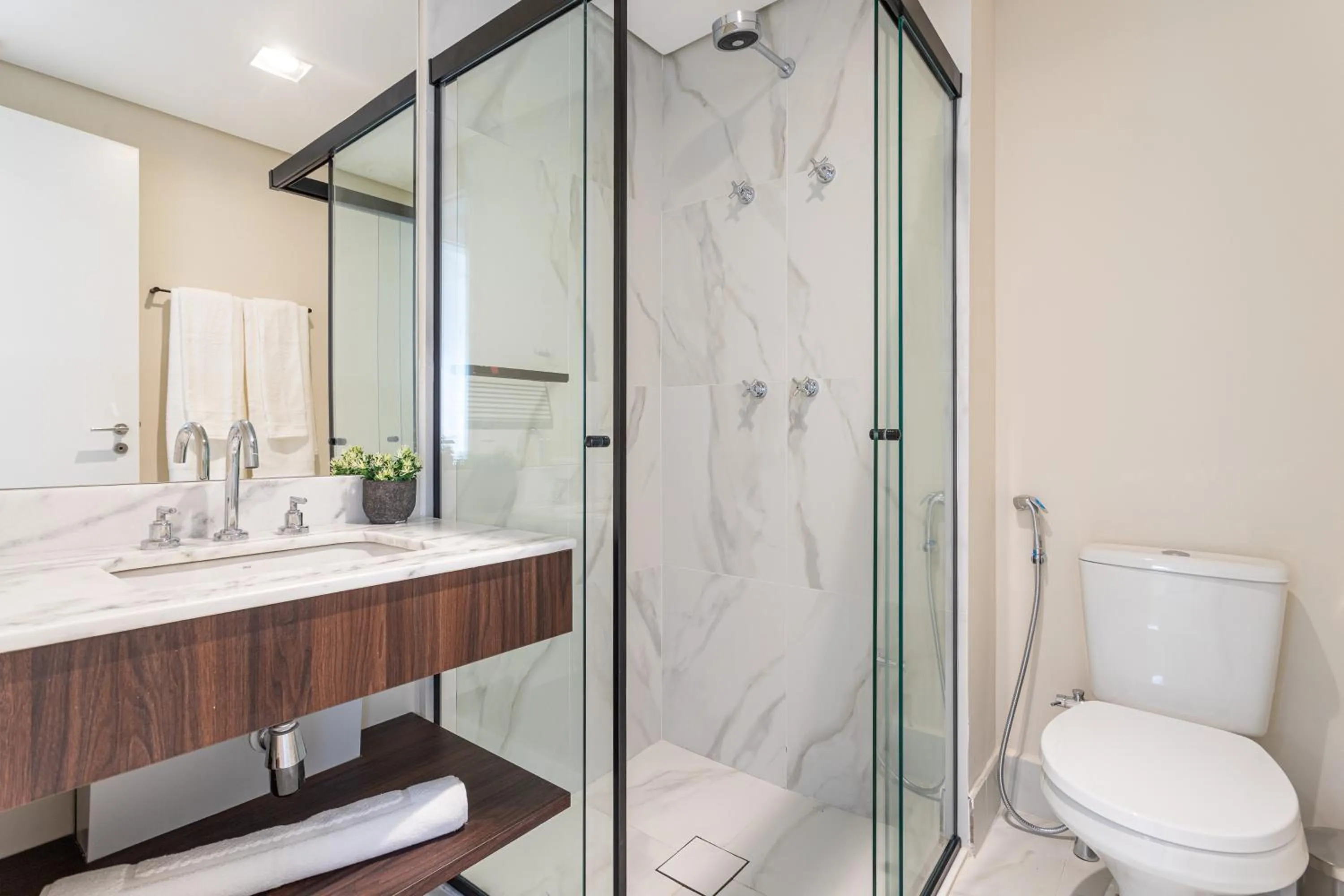 Shower in Iconyc House of Charlie