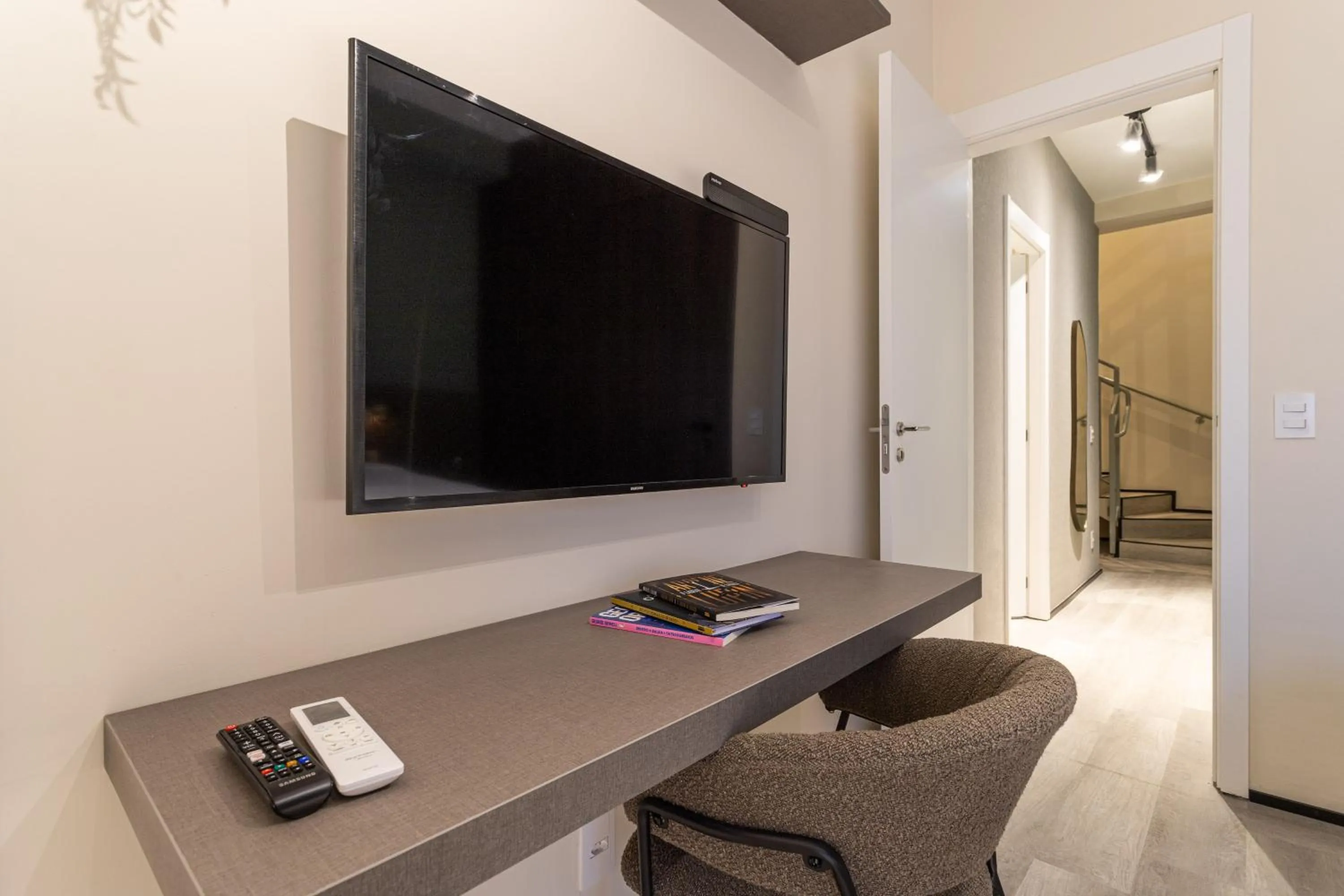 Area and facilities in Iconyc House of Charlie