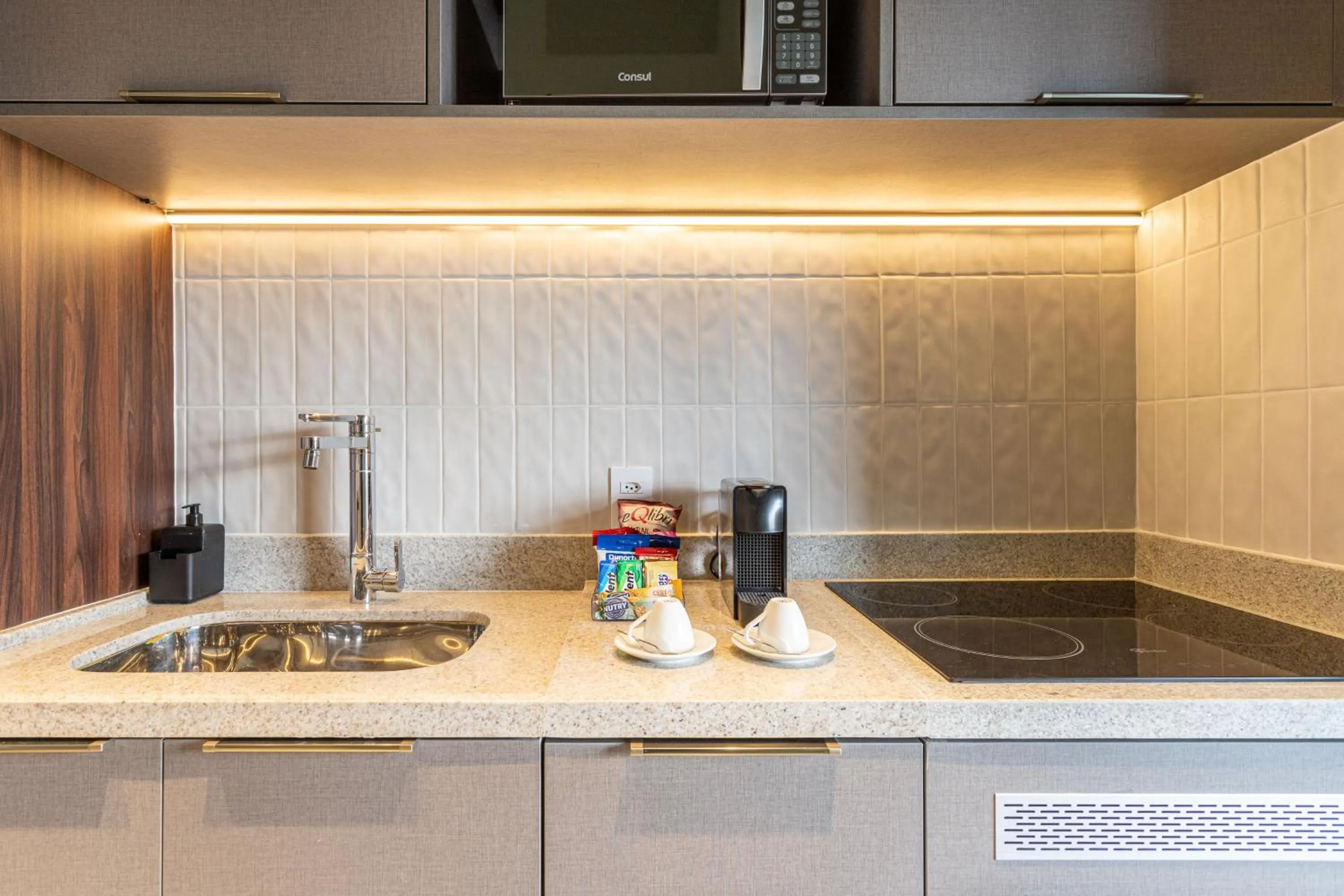 Coffee/tea facilities in Iconyc House of Charlie