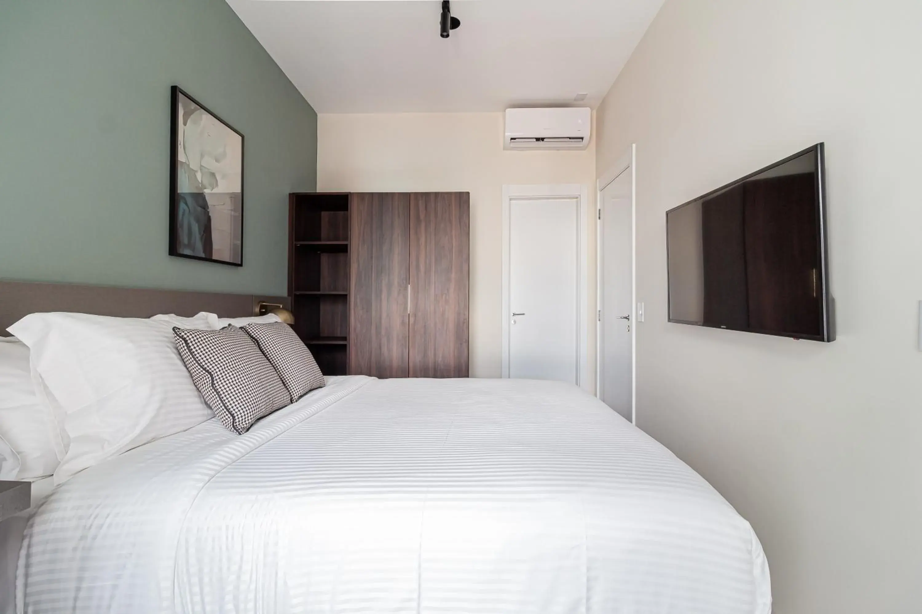 Two-Room Apartment in Iconyc House of Charlie Two-Room Apartment in Iconyc House of Charlie