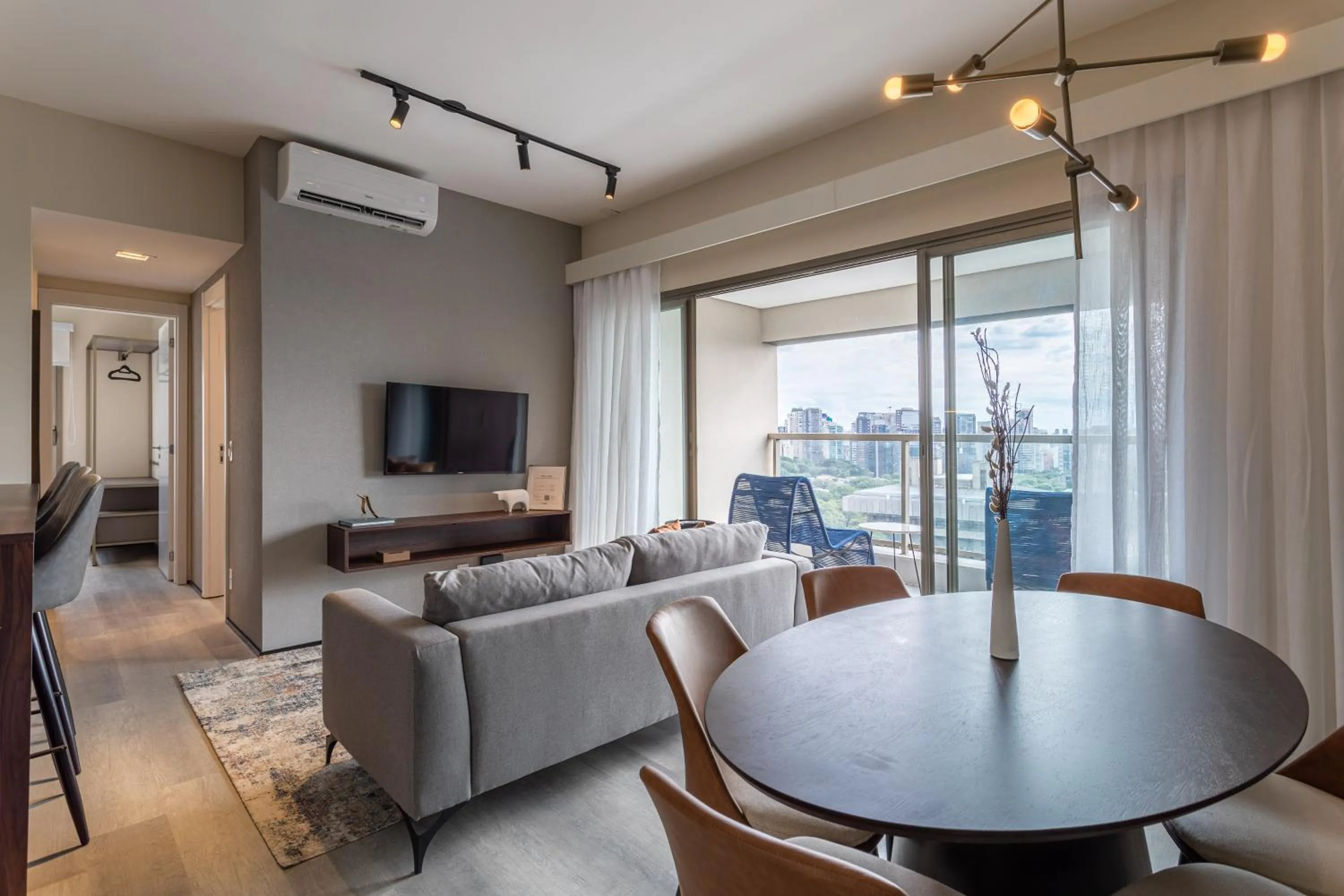 Day in Iconyc House of Charlie