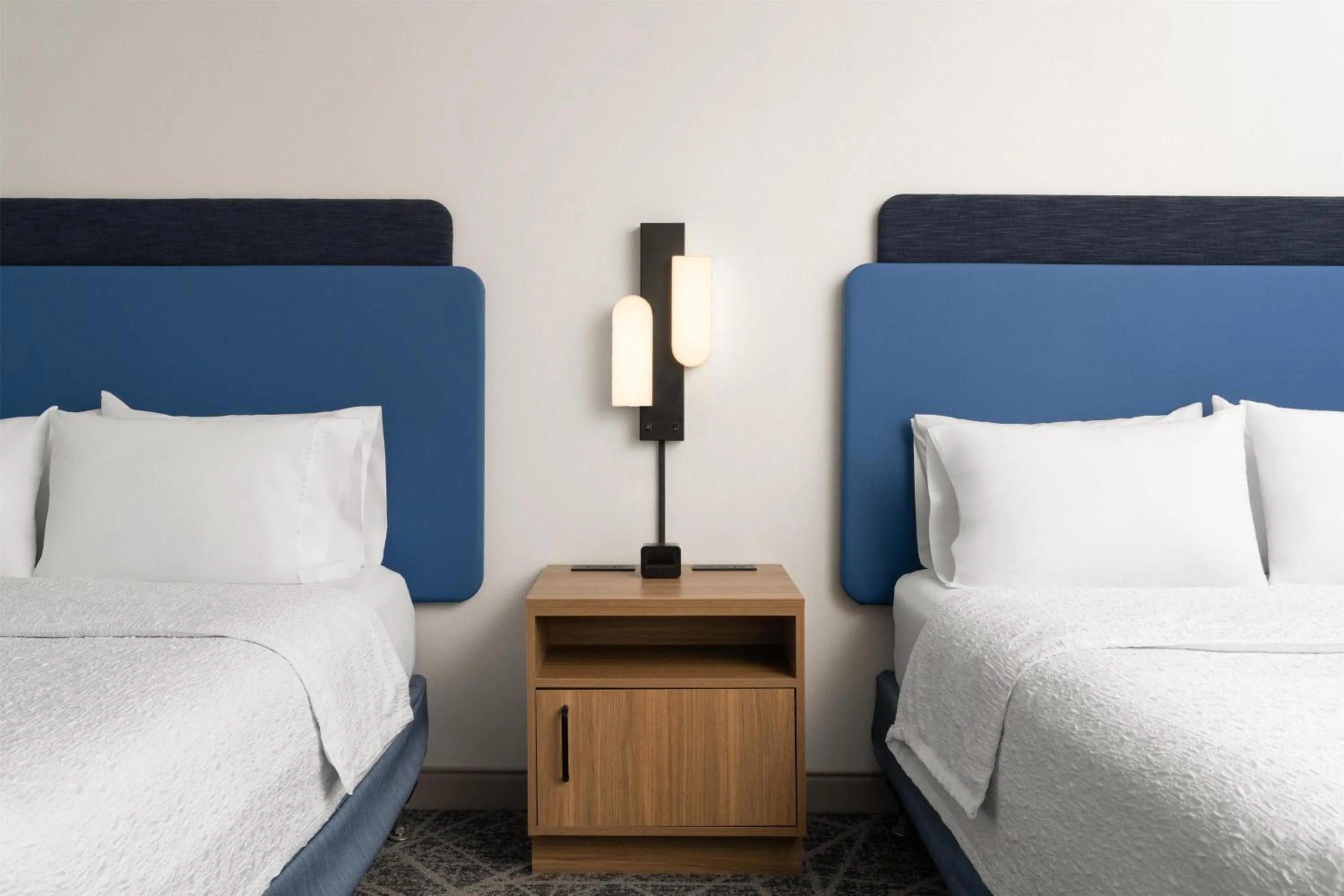 Bed in Hampton Inn & Suites Albuquerque North/I-25