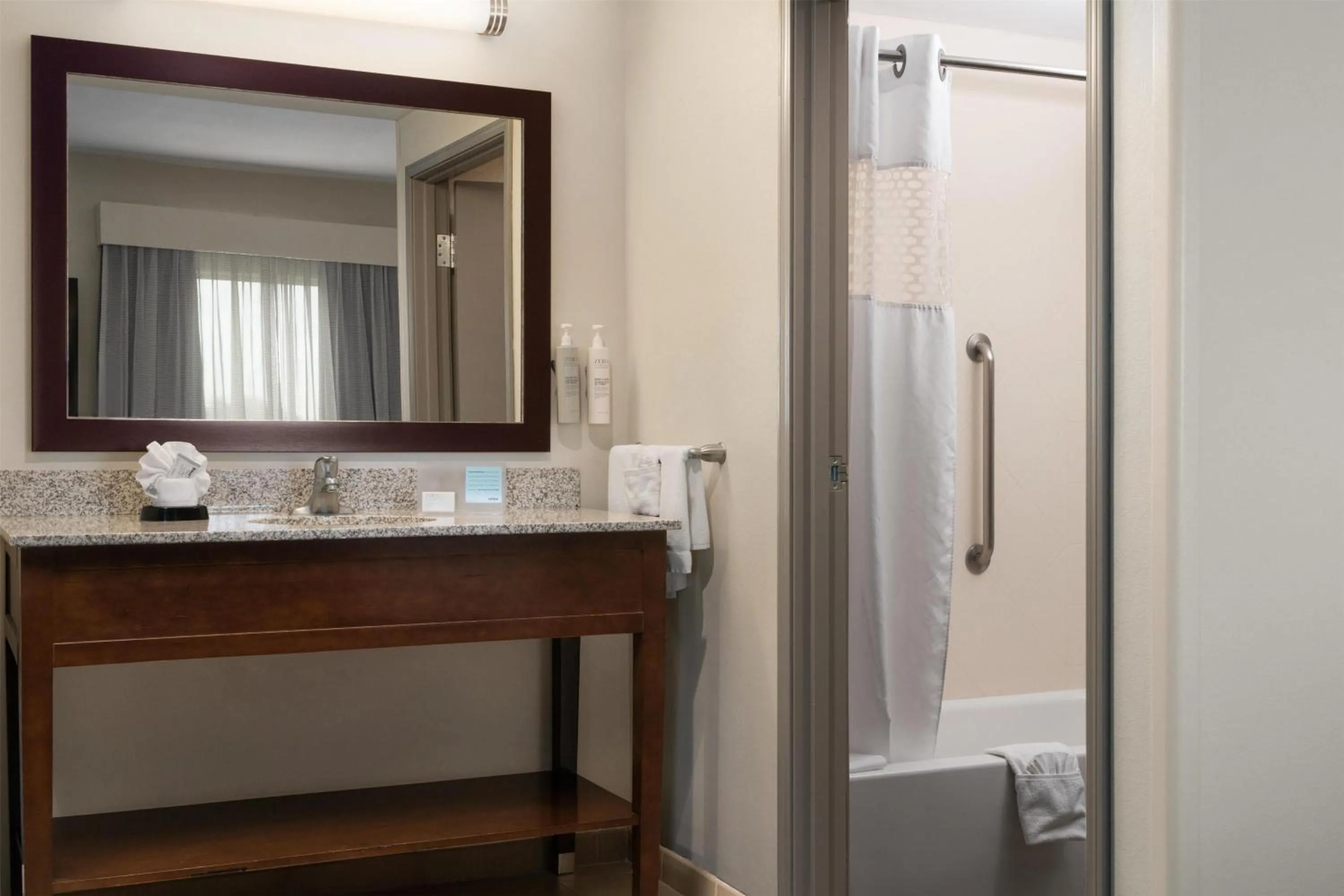 Bathroom in Hampton Inn & Suites Albuquerque North/I-25