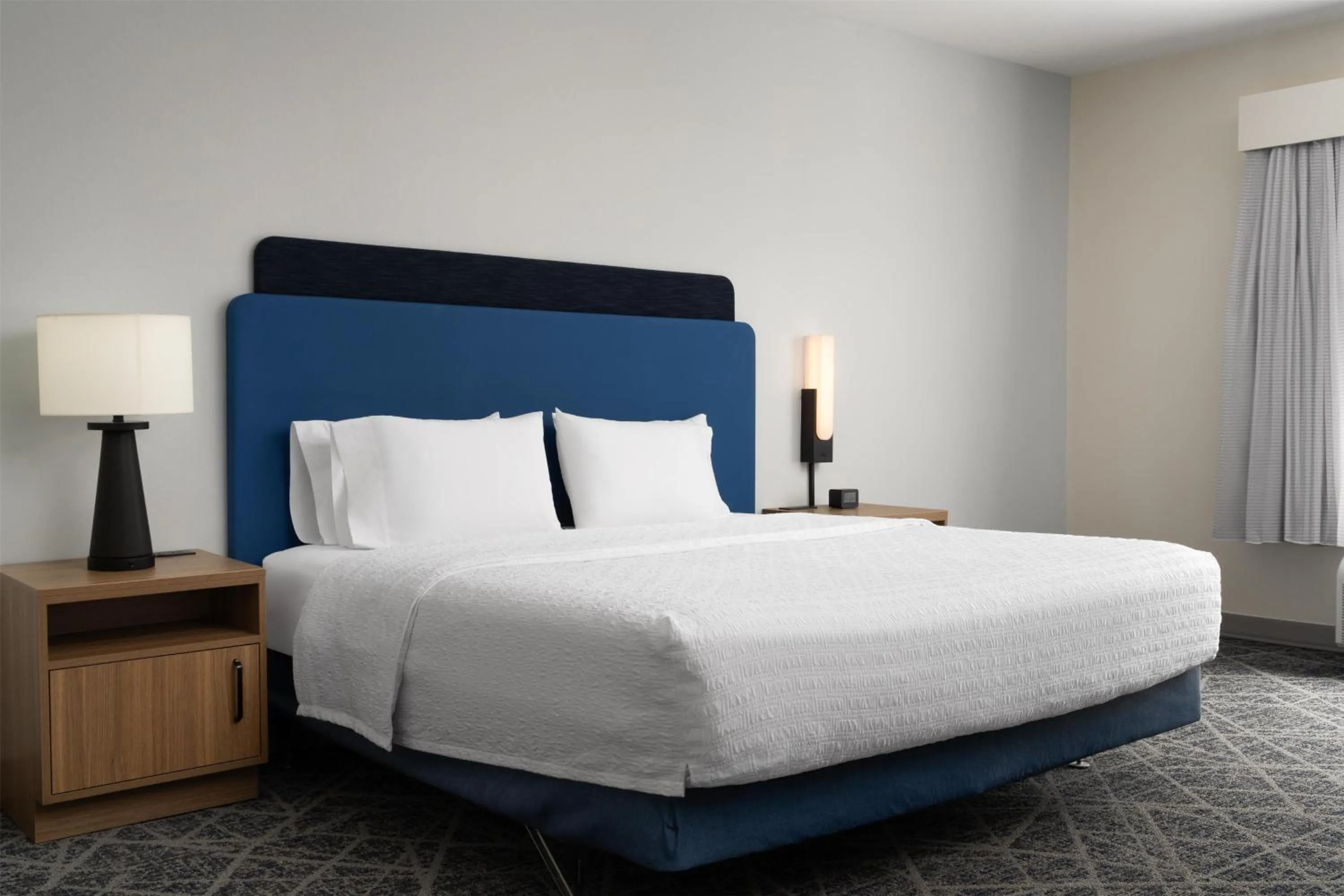 Bed in Hampton Inn & Suites Albuquerque North/I-25