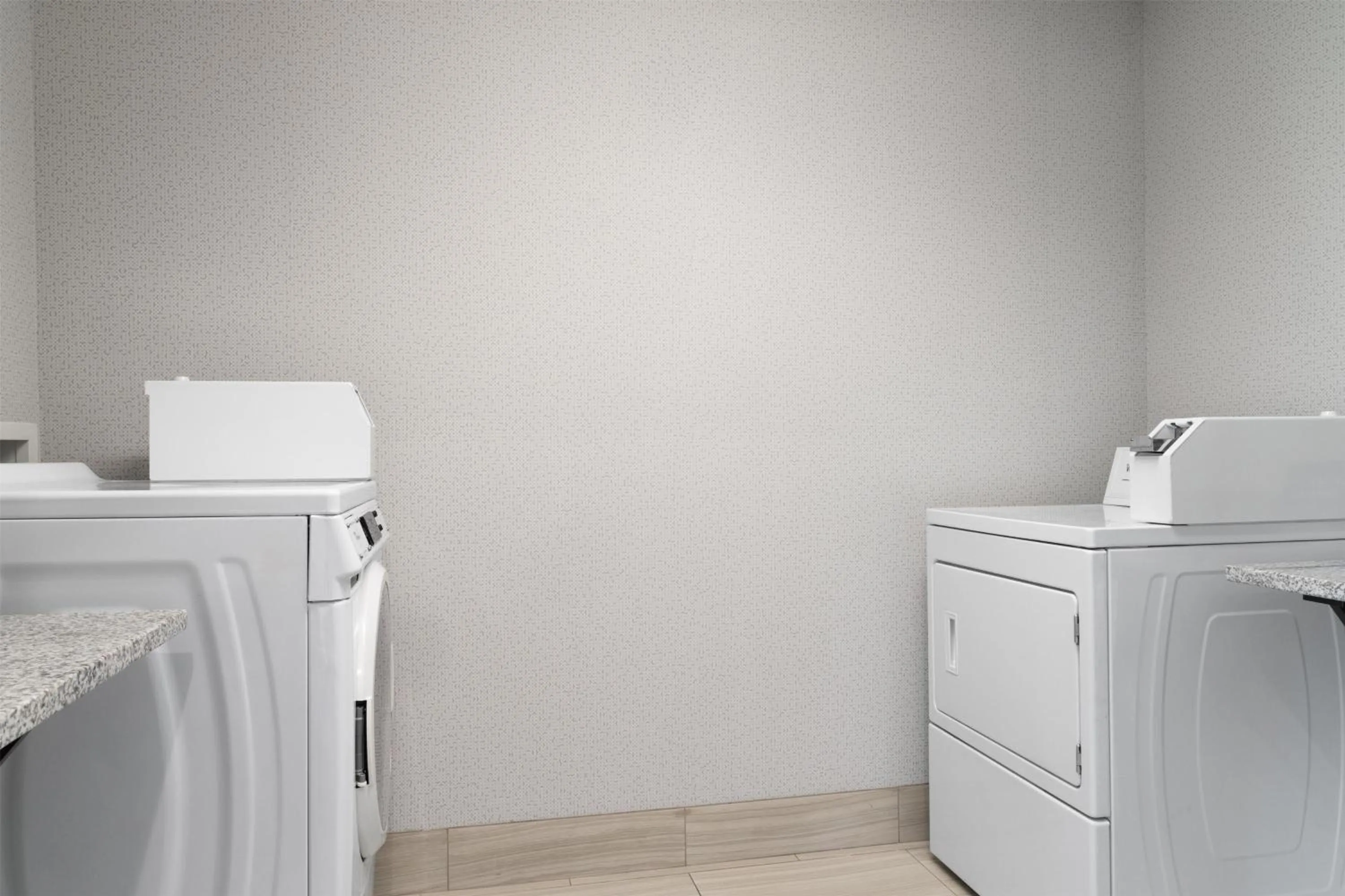 laundry in Hampton Inn & Suites Albuquerque North/I-25