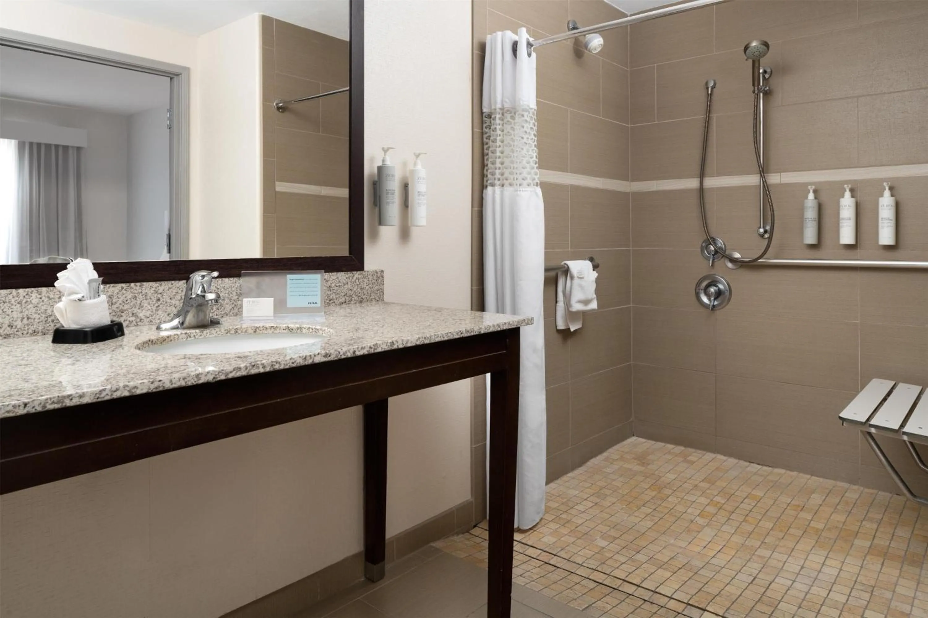 Bathroom in Hampton Inn & Suites Albuquerque North/I-25