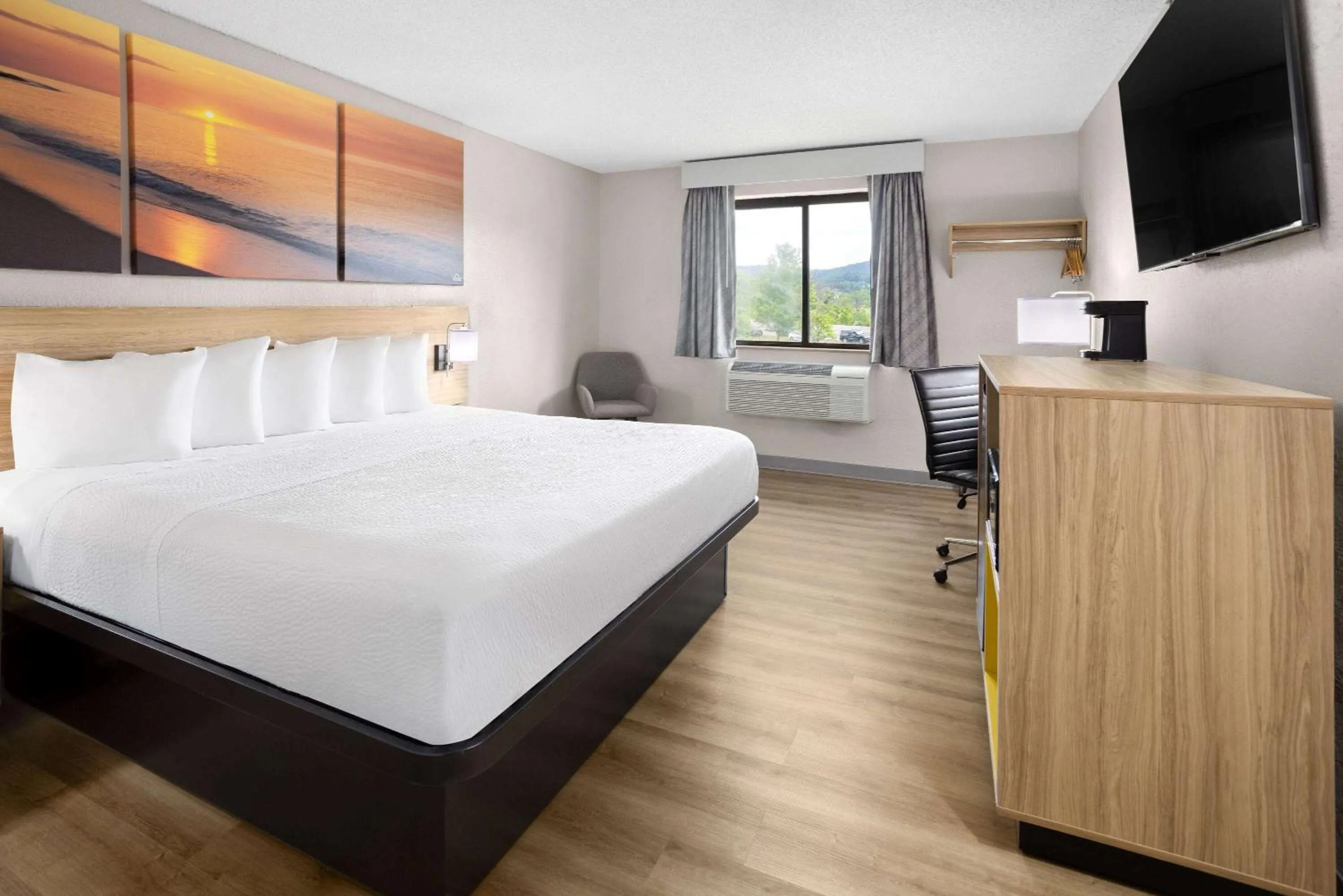 Photo of the whole room, Bed in Days Inn by Wyndham Hornell NY