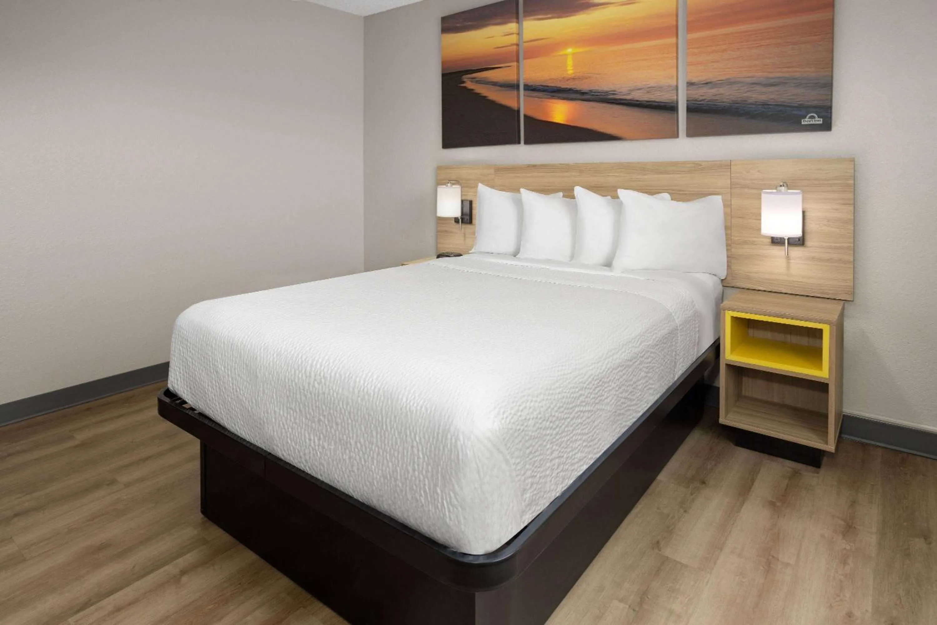 Photo of the whole room, Bed in Days Inn by Wyndham Hornell NY