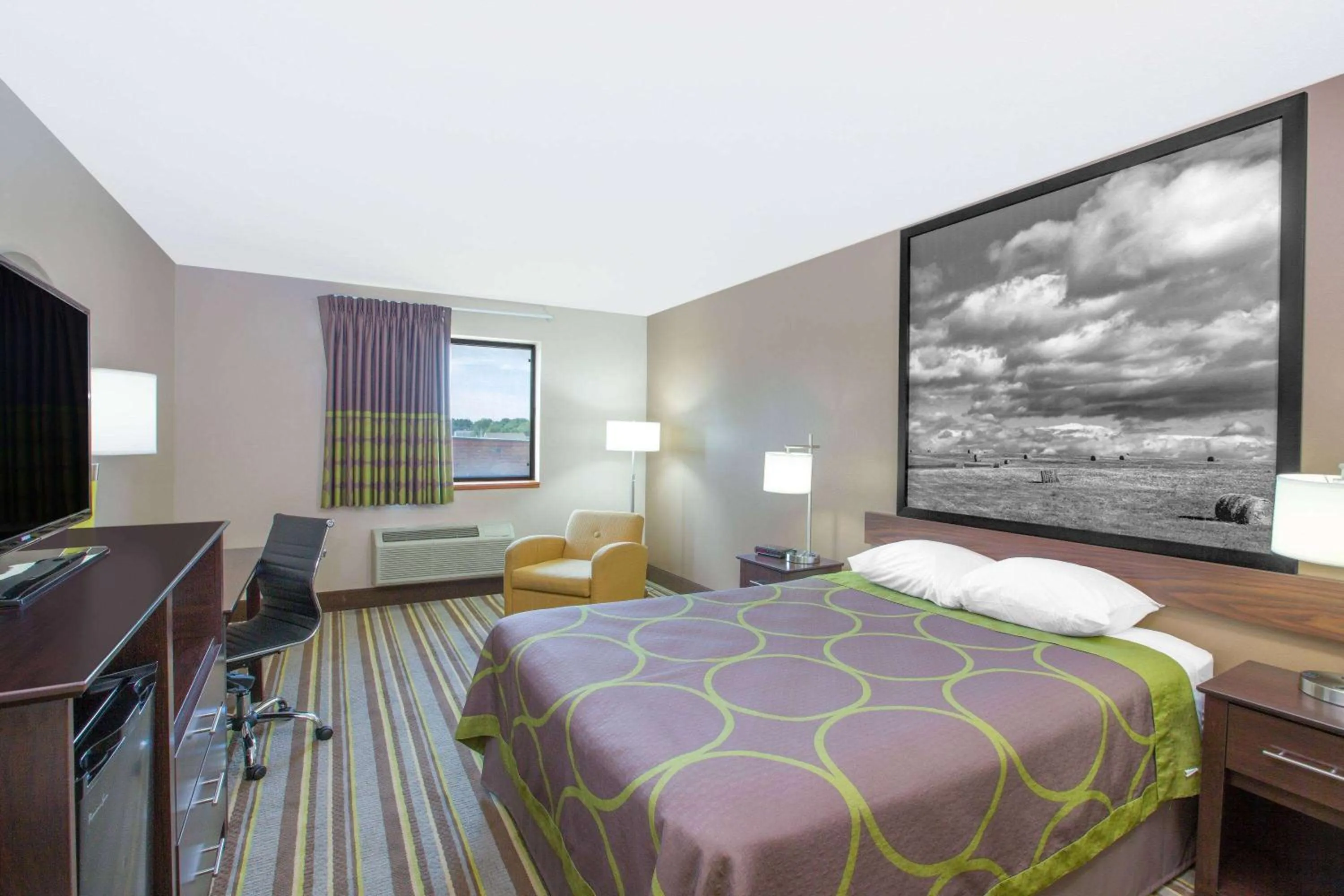 Photo of the whole room, Bed in Super 8 by Wyndham Hastings