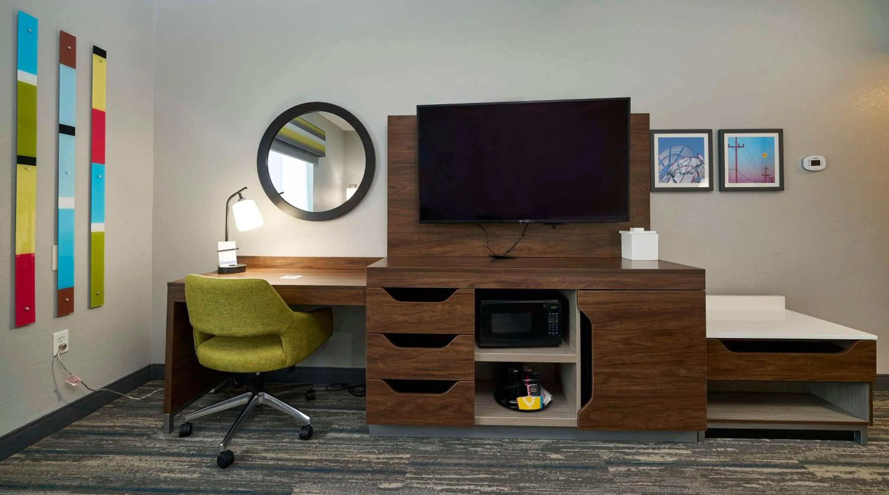 Bedroom in Hampton Inn & Suites Salinas