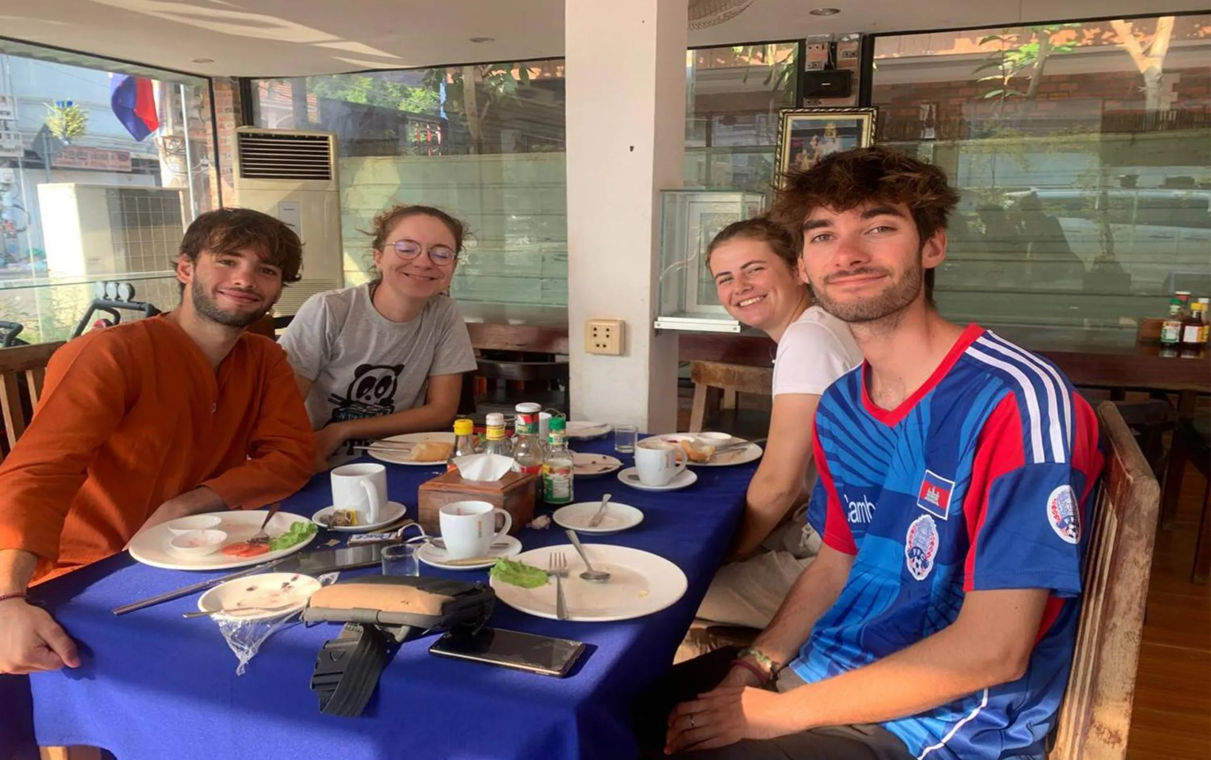 Restaurant/places to eat in Blossoming Romduol Boutique